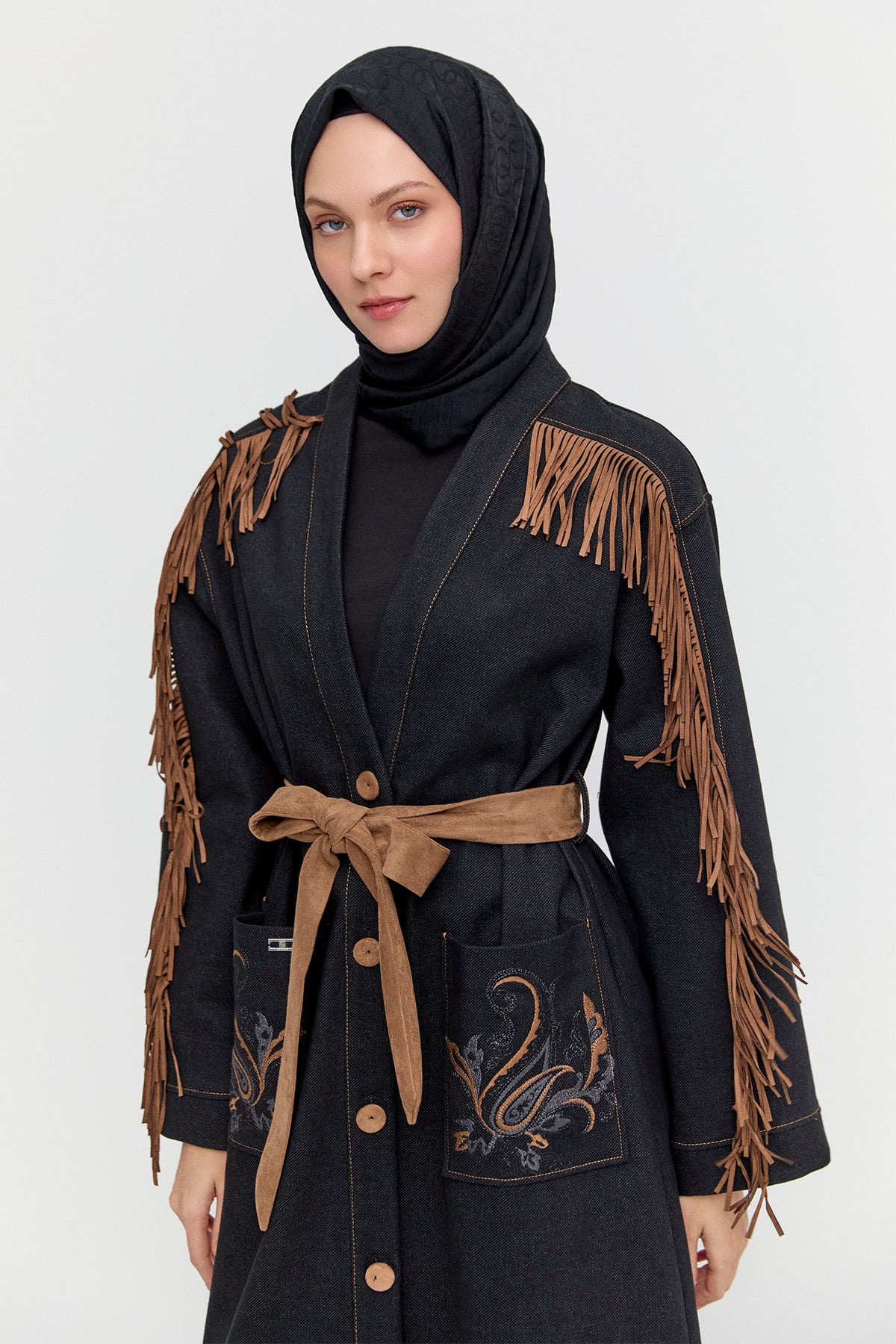 Püskül Detaylı Uzun Kap, Tesettür Giyim