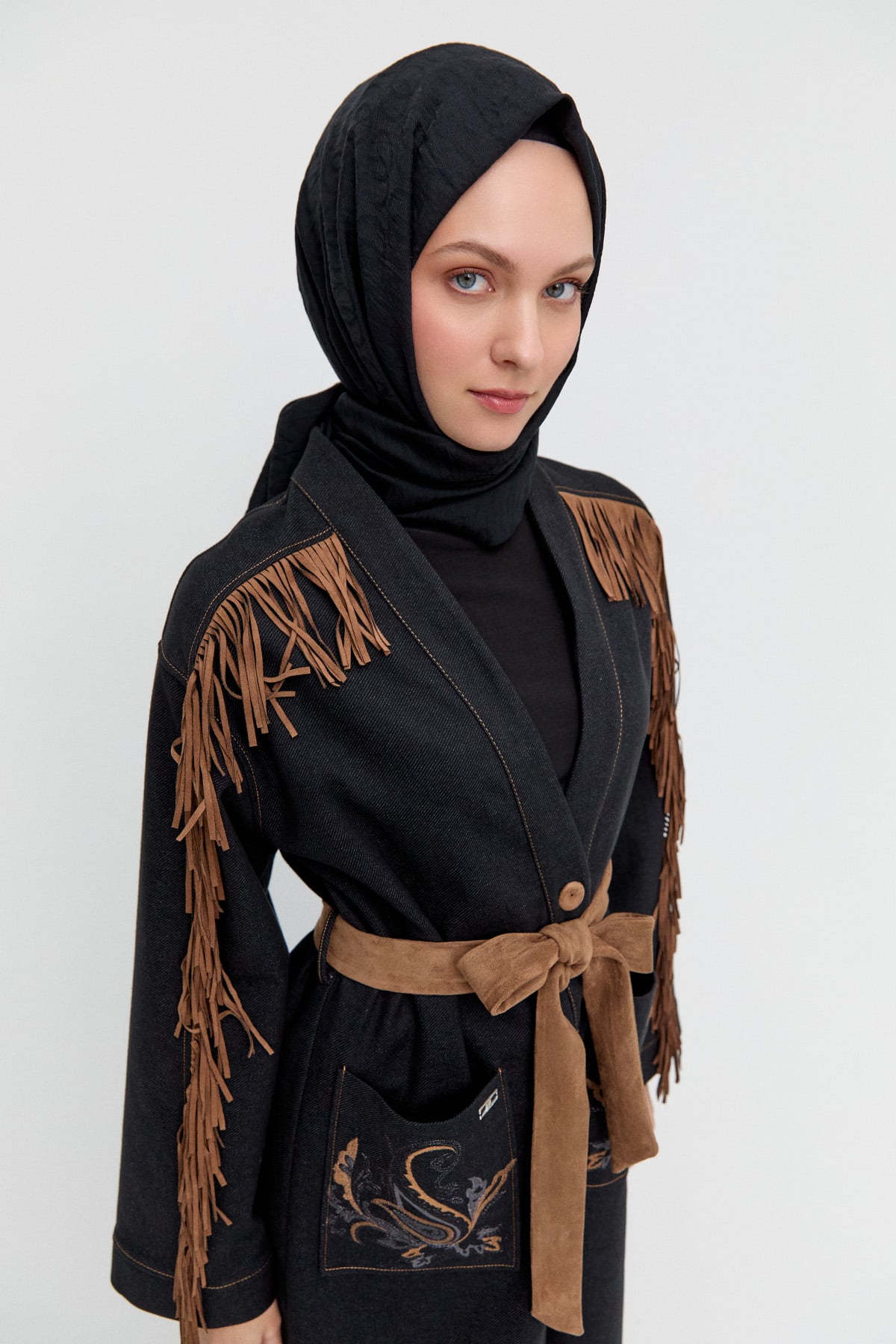 Püskül Detaylı Uzun Kap, Tesettür Giyim