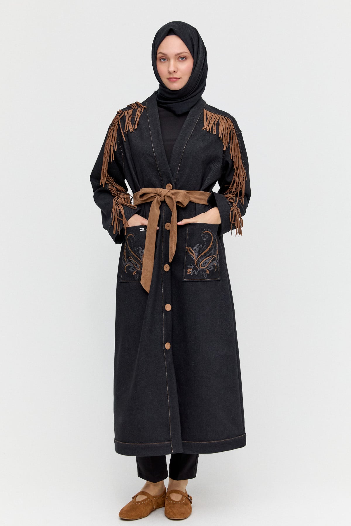 Püskül Detaylı Uzun Kap, Tesettür Giyim