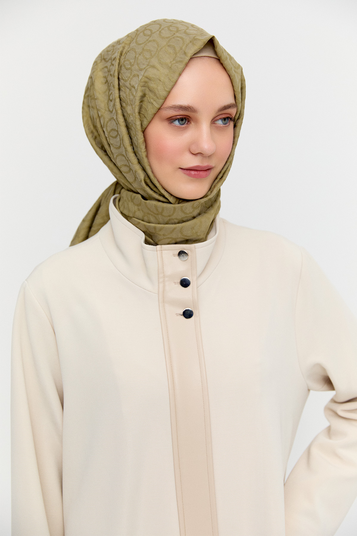 Fermuarlı Taş İşlemeli Kap