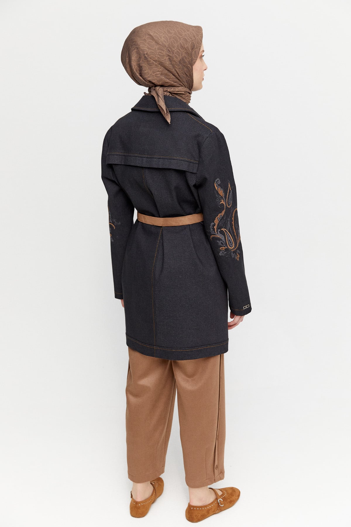 Nakışlı Süet Kemerli Kap, Tesettür Giyim