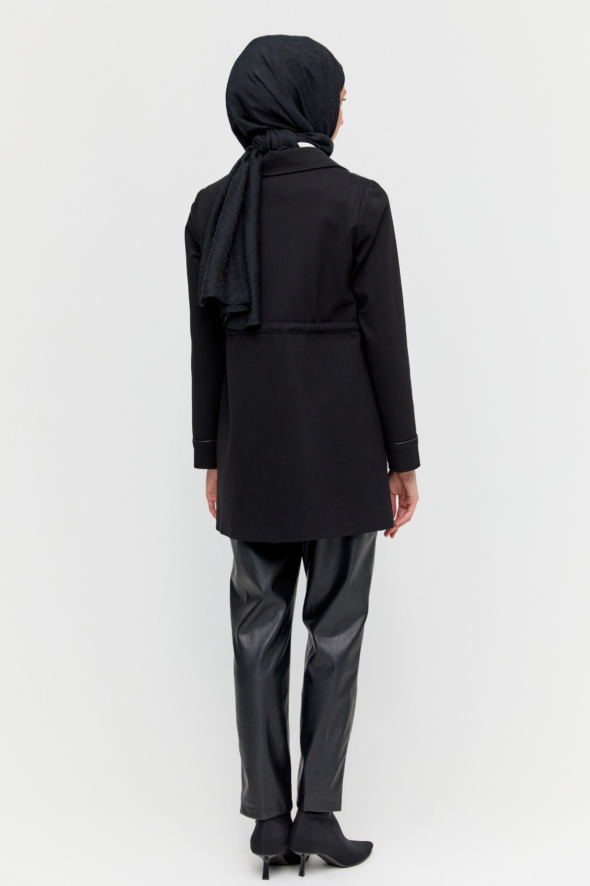 Deri Kombinli Kuşaklı Kap