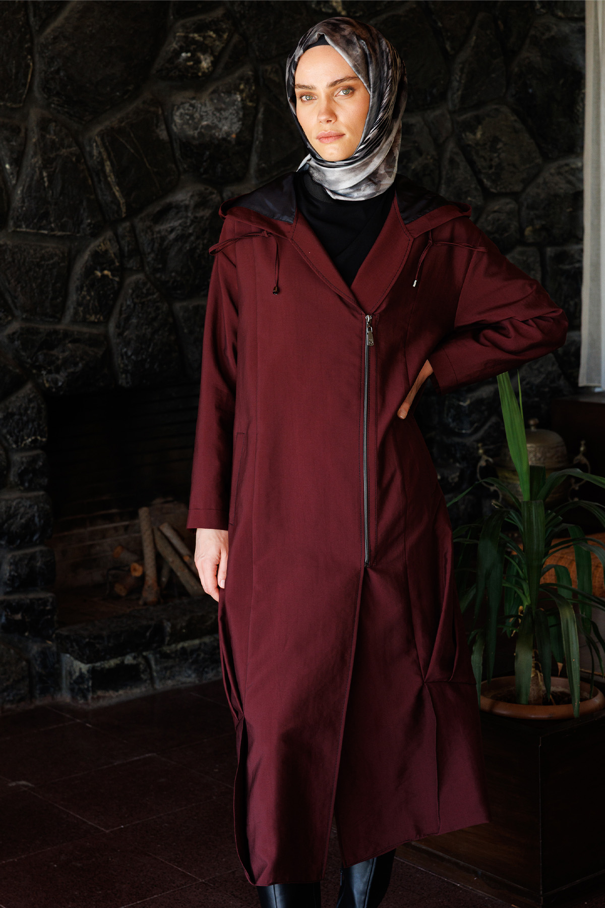 Pilikaşe Detaylı Kruvaze Kapüşonlu Kap