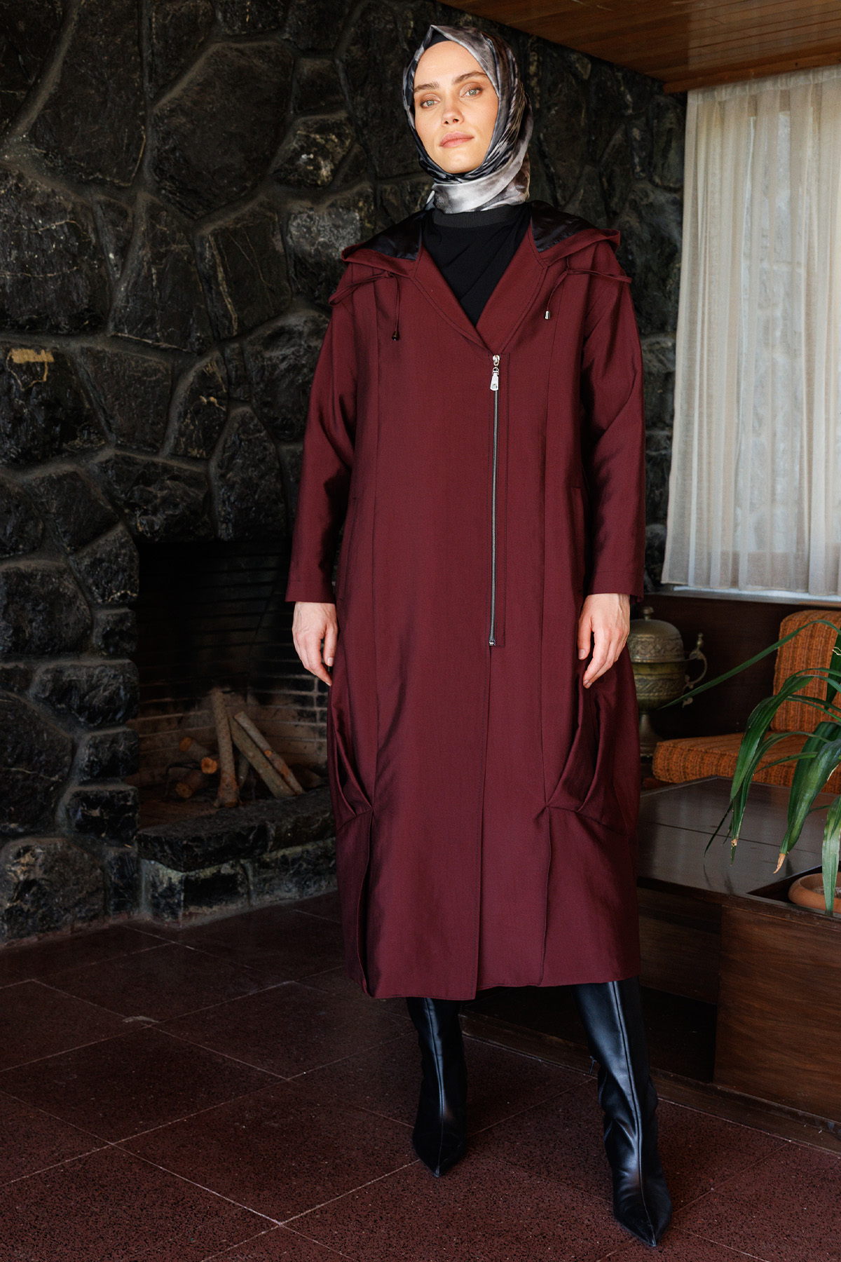 Pilikaşe Detaylı Kruvaze Kapüşonlu Kap