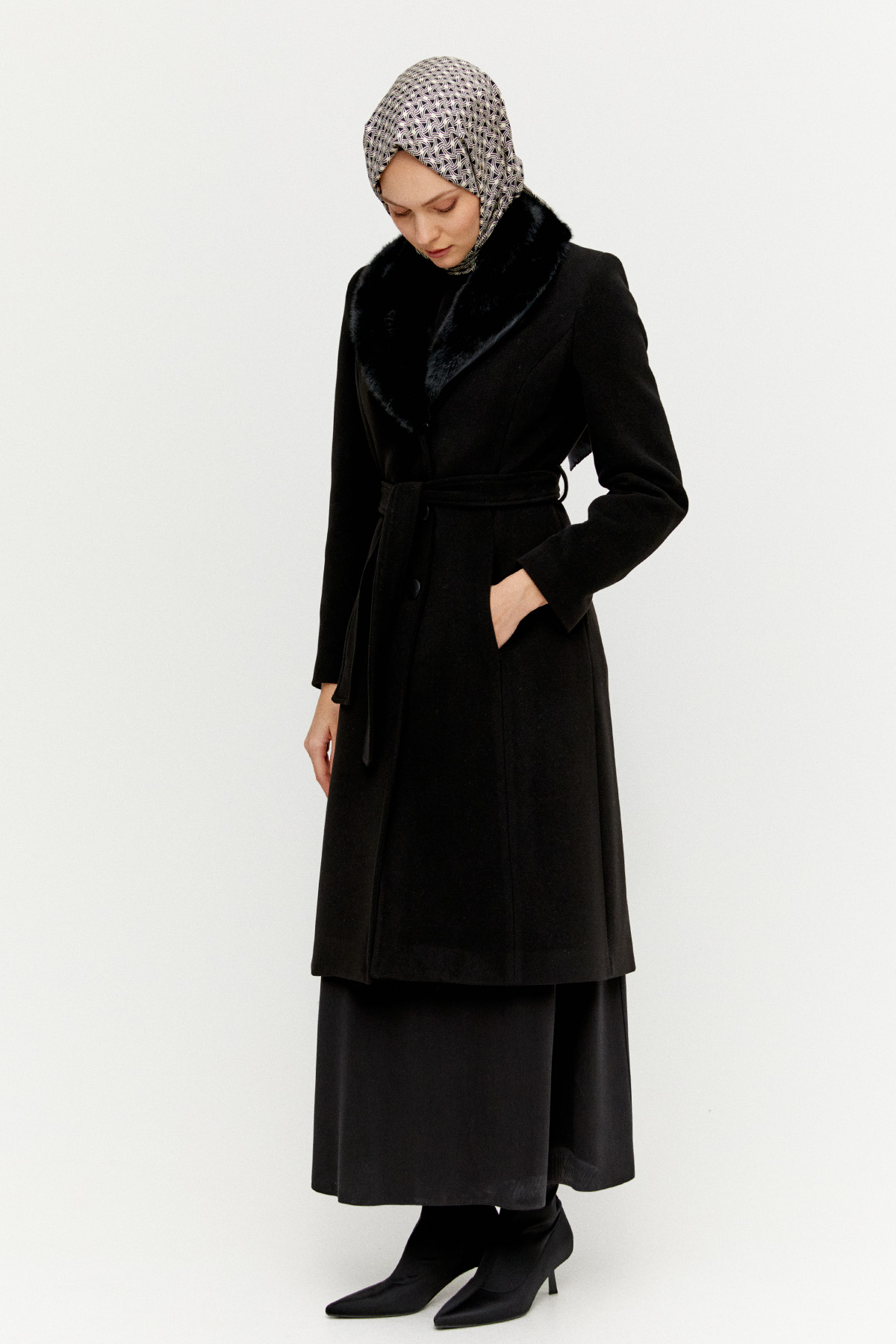 Kuşaklı Suni Kürk Şal Yakalı Kaban