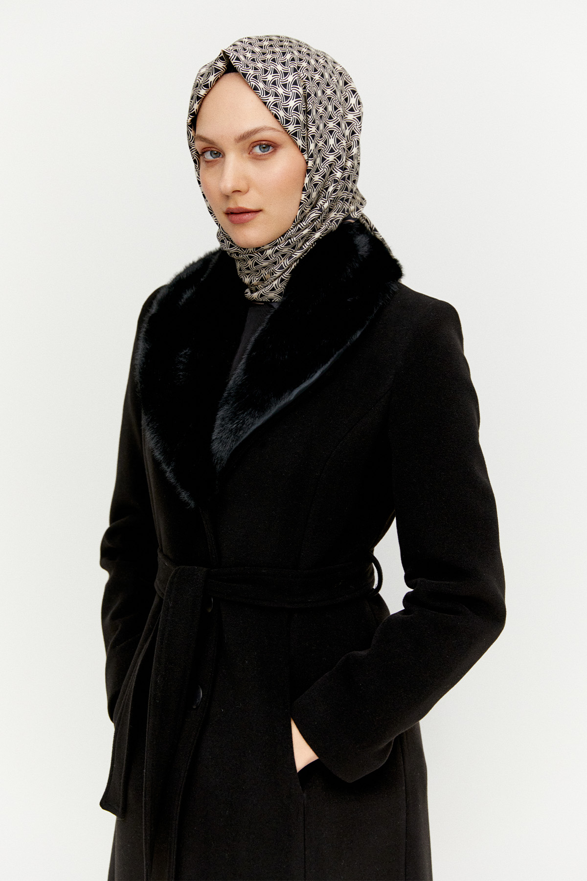 Kuşaklı Suni Kürk Şal Yakalı Kaban