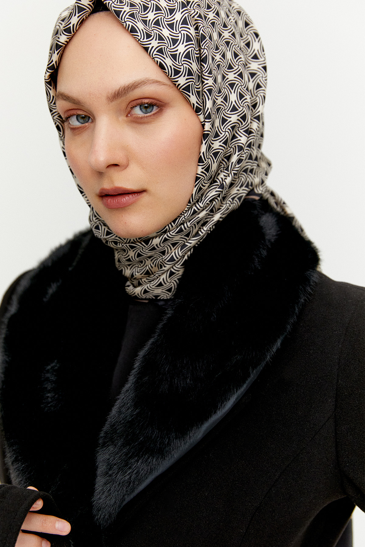 Kuşaklı Suni Kürk Şal Yakalı Kaban