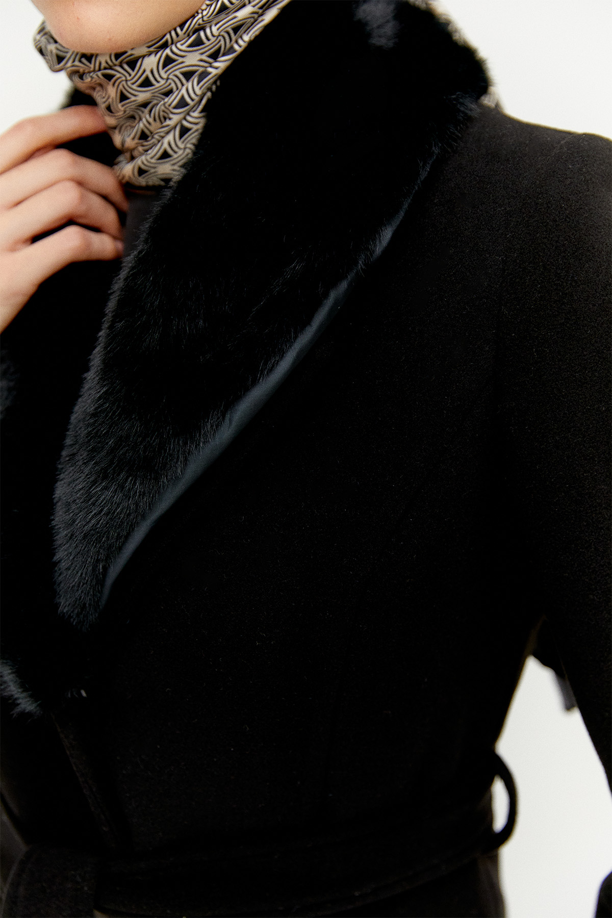 Kuşaklı Suni Kürk Şal Yakalı Kaban