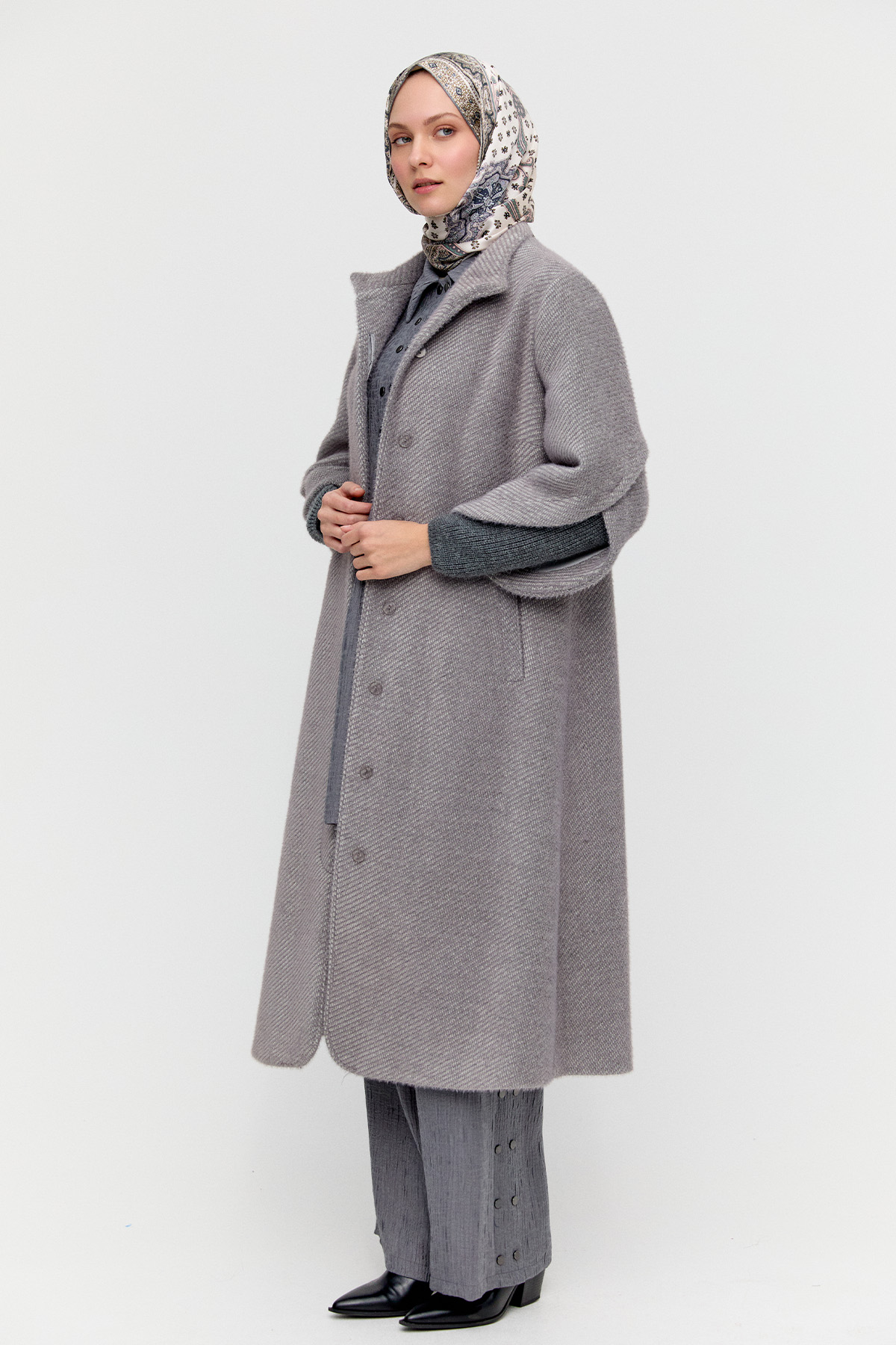 Yüksek Yakalı Lale Kol Ribanalı Kaban