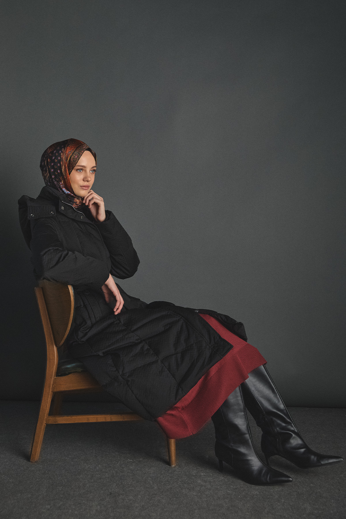 Dokulu Kumaş Dolgulu Kaz Tüyü Mont