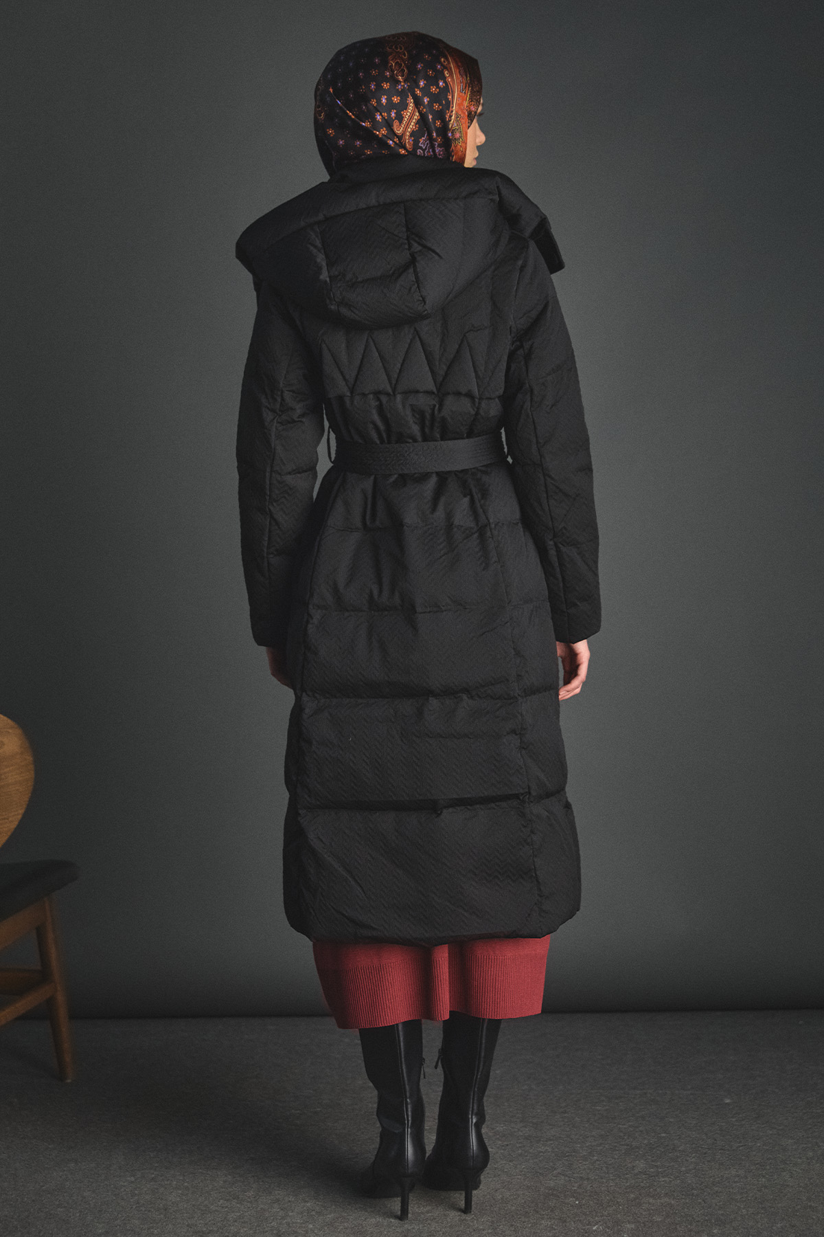 Dokulu Kumaş Dolgulu Kaz Tüyü Mont