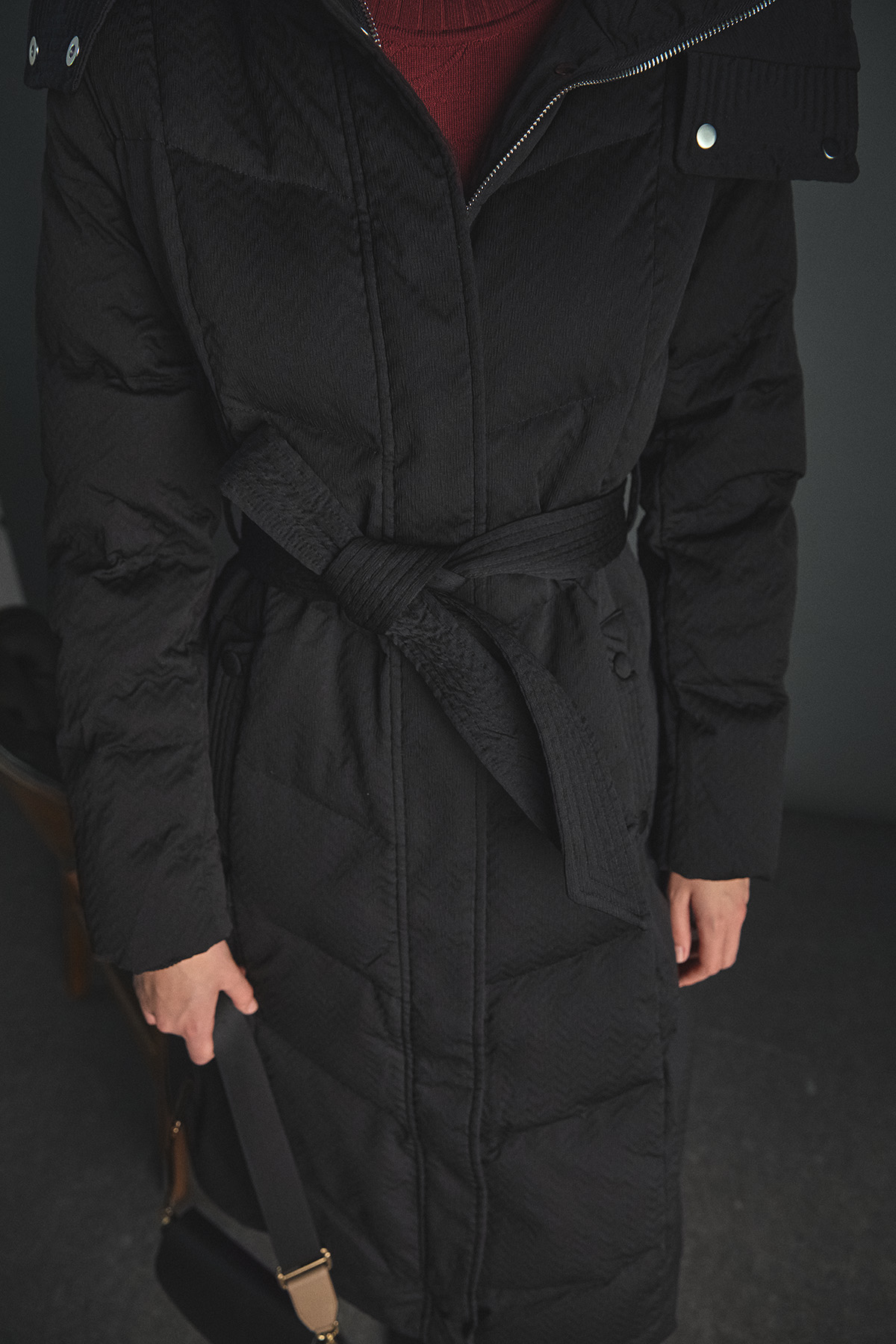 Dokulu Kumaş Dolgulu Kaz Tüyü Mont