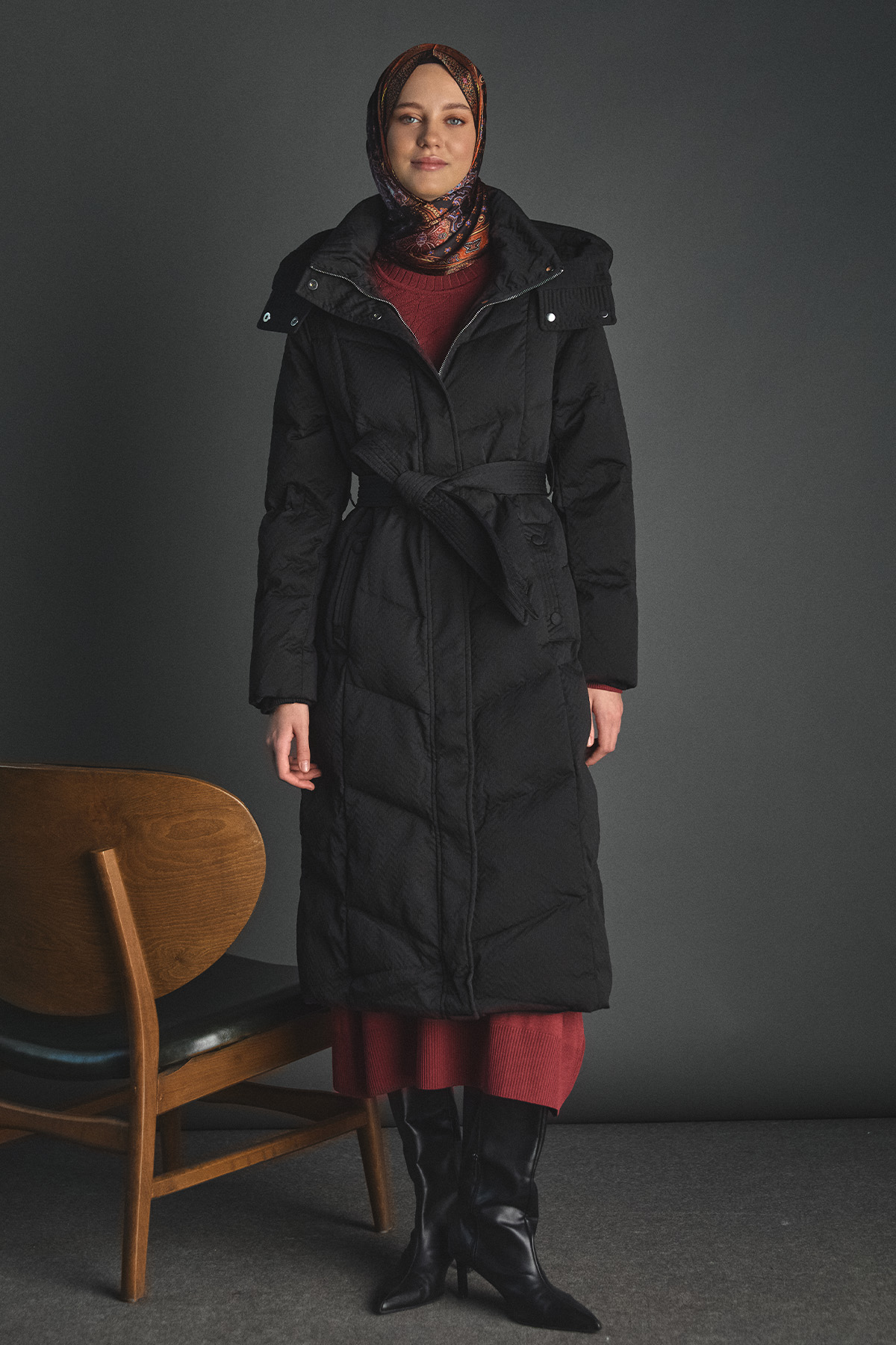 Dokulu Kumaş Dolgulu Kaz Tüyü Mont