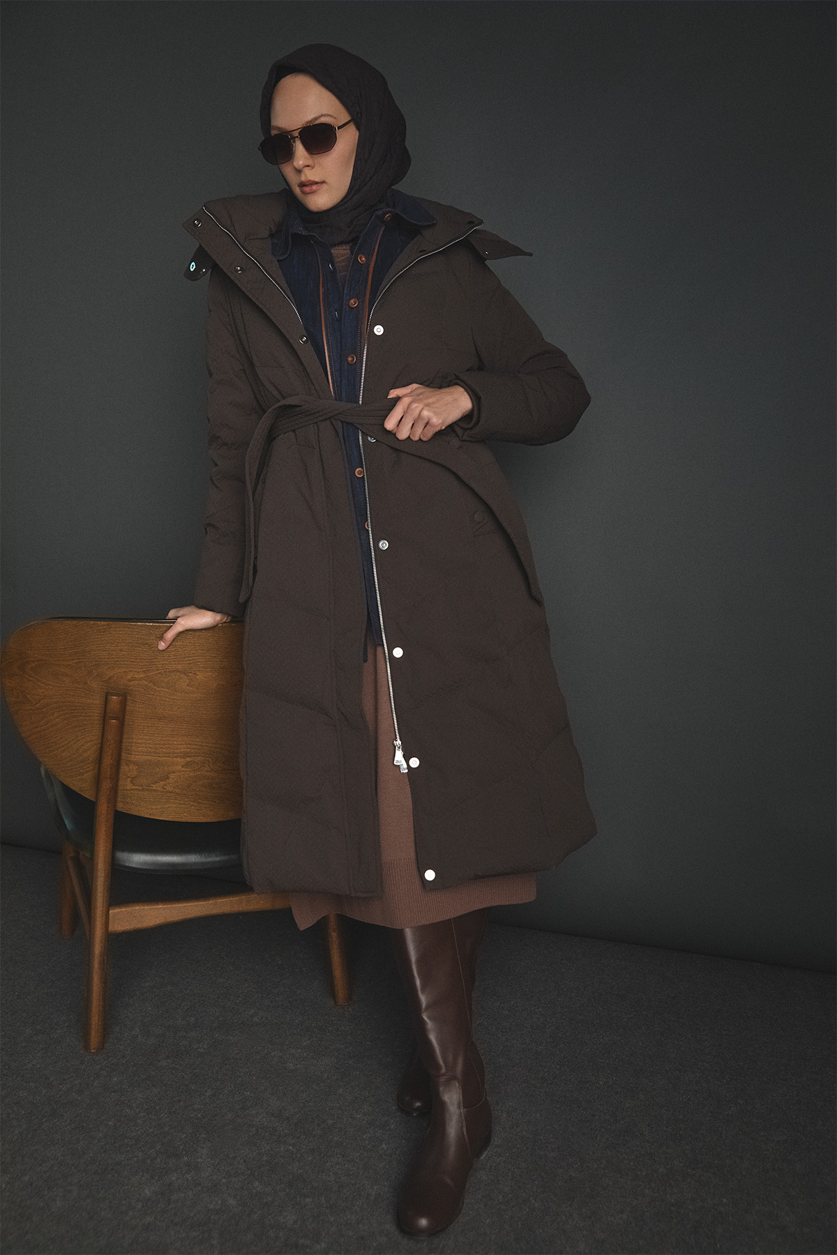 Dokulu Kumaş Dolgulu Kaz Tüyü Mont