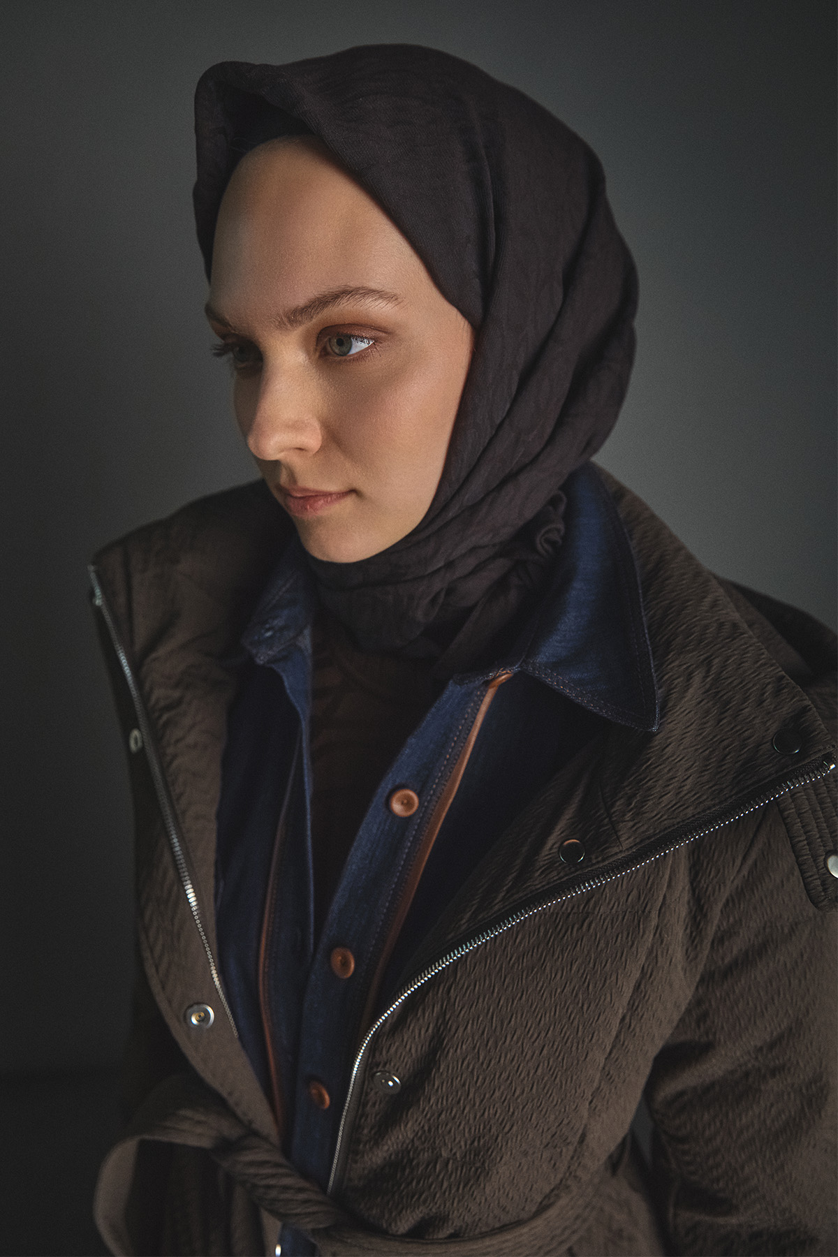 Dokulu Kumaş Dolgulu Kaz Tüyü Mont