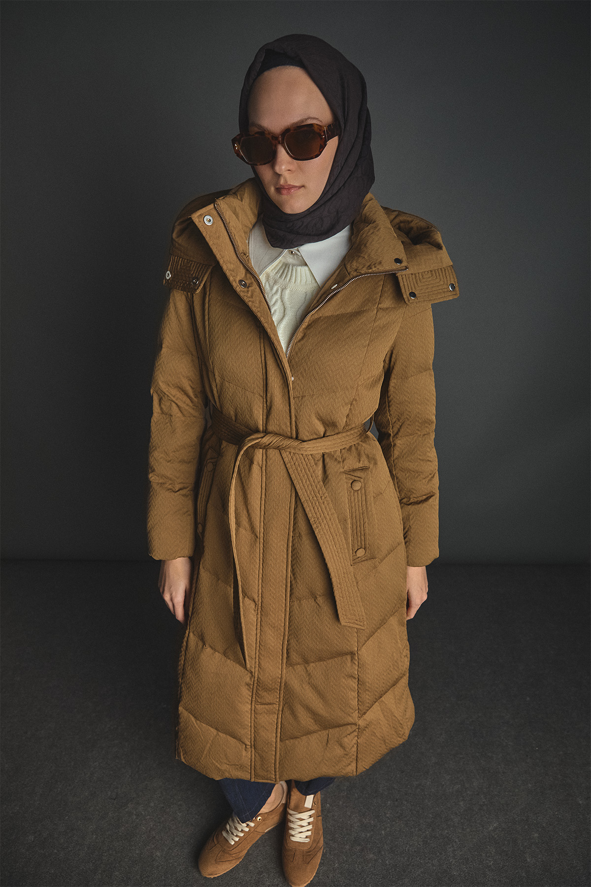 Dokulu Kumaş Dolgulu Kaz Tüyü Mont