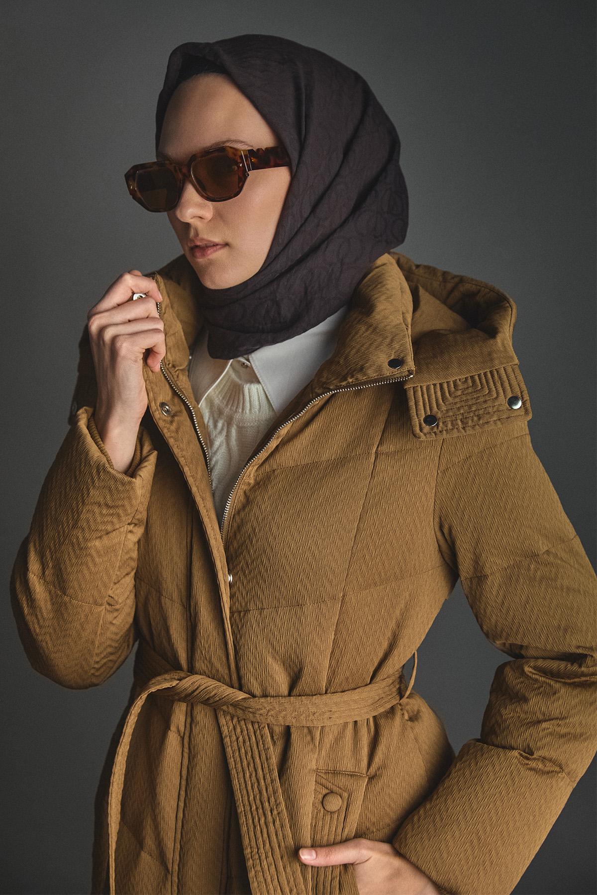 Dokulu Kumaş Dolgulu Kaz Tüyü Mont