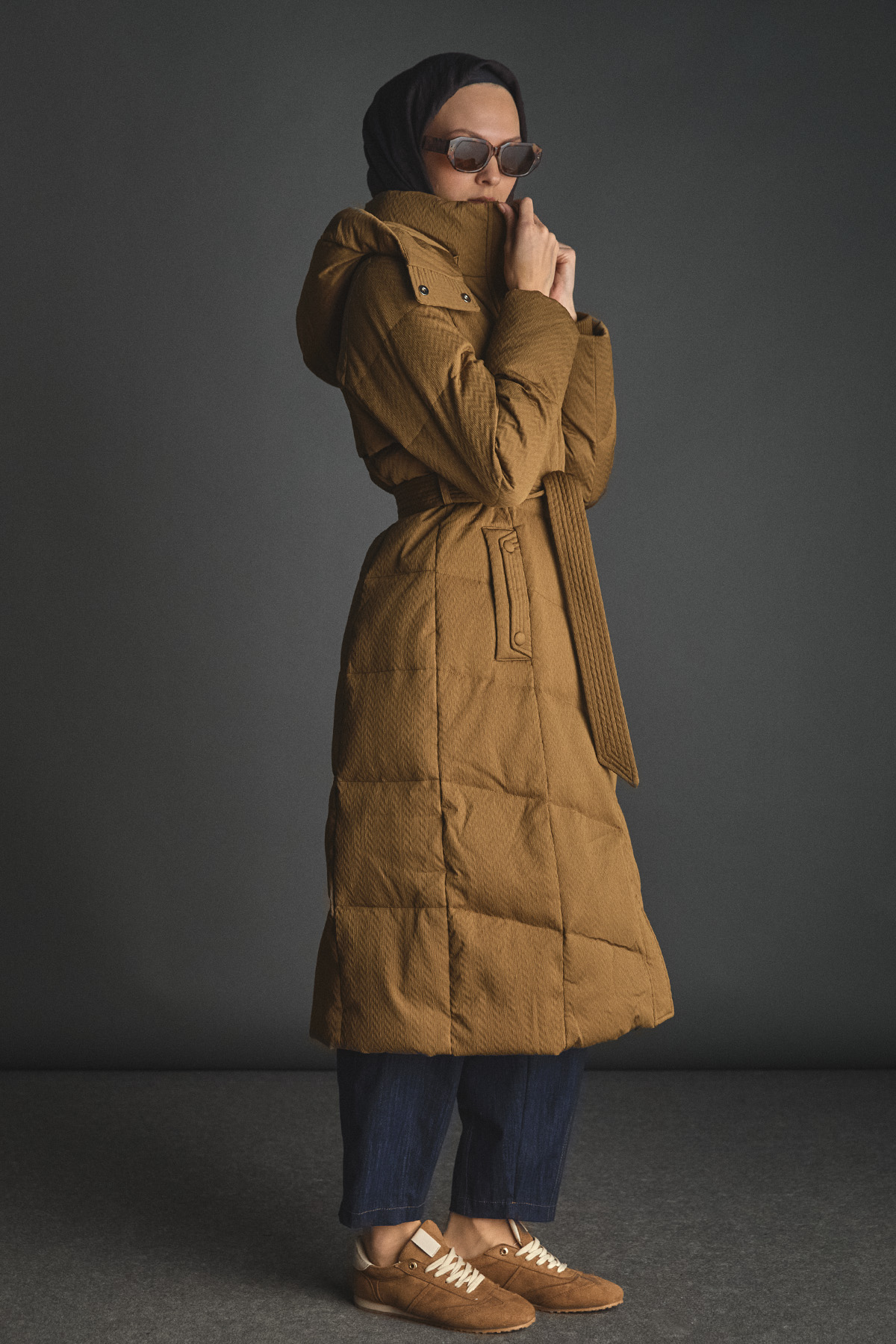 Dokulu Kumaş Dolgulu Kaz Tüyü Mont