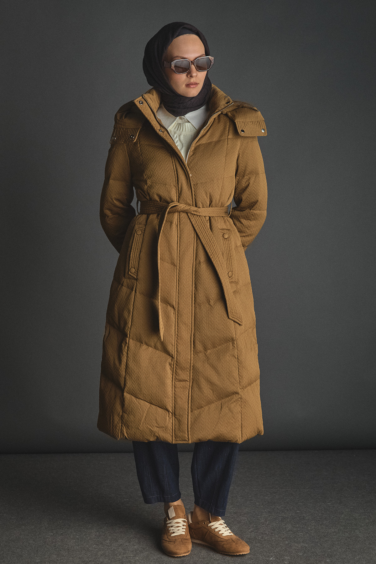 Dokulu Kumaş Dolgulu Kaz Tüyü Mont