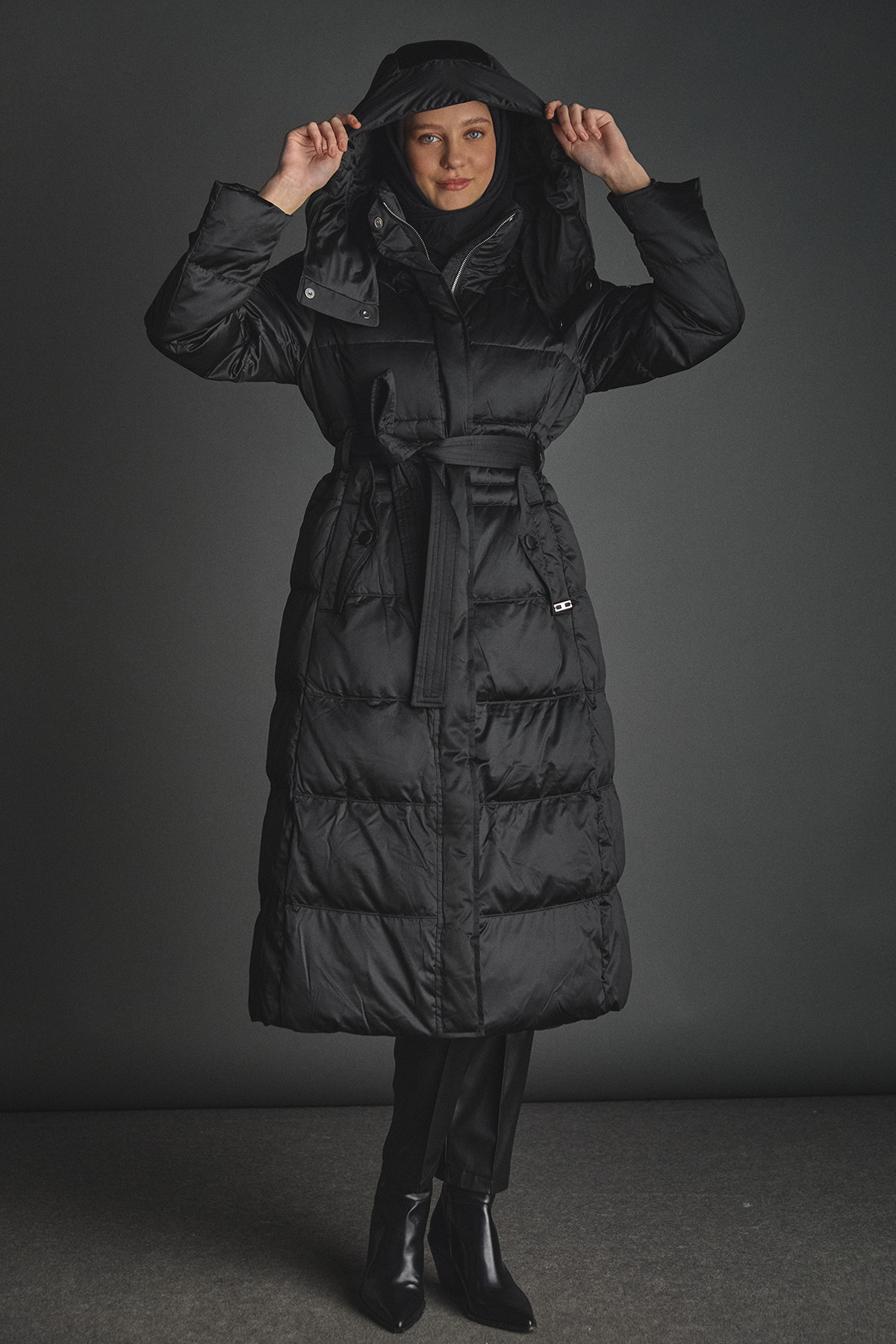 Kapüşonlu Kaz Tüyü Şişme Mont