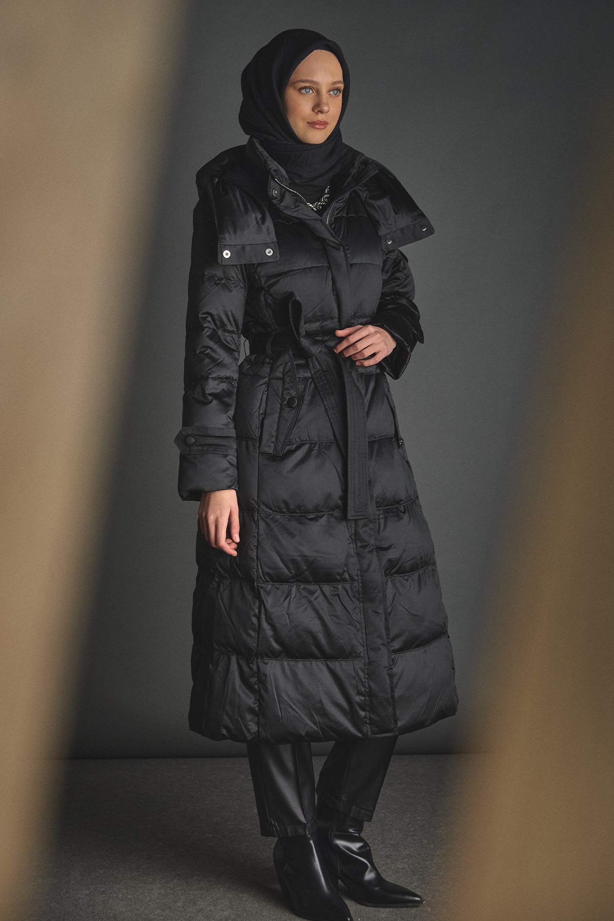 Kapüşonlu Kaz Tüyü Şişme Mont