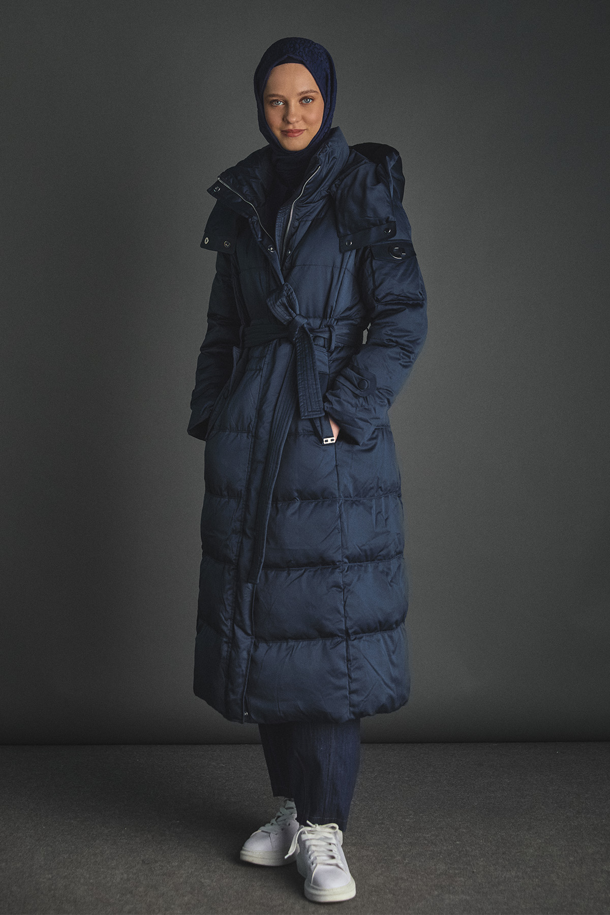 Kapüşonlu Kaz Tüyü Şişme Mont