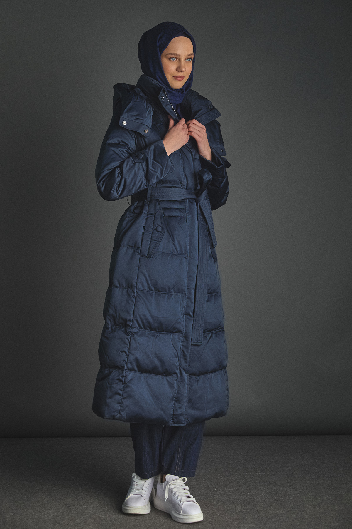 Kapüşonlu Kaz Tüyü Şişme Mont