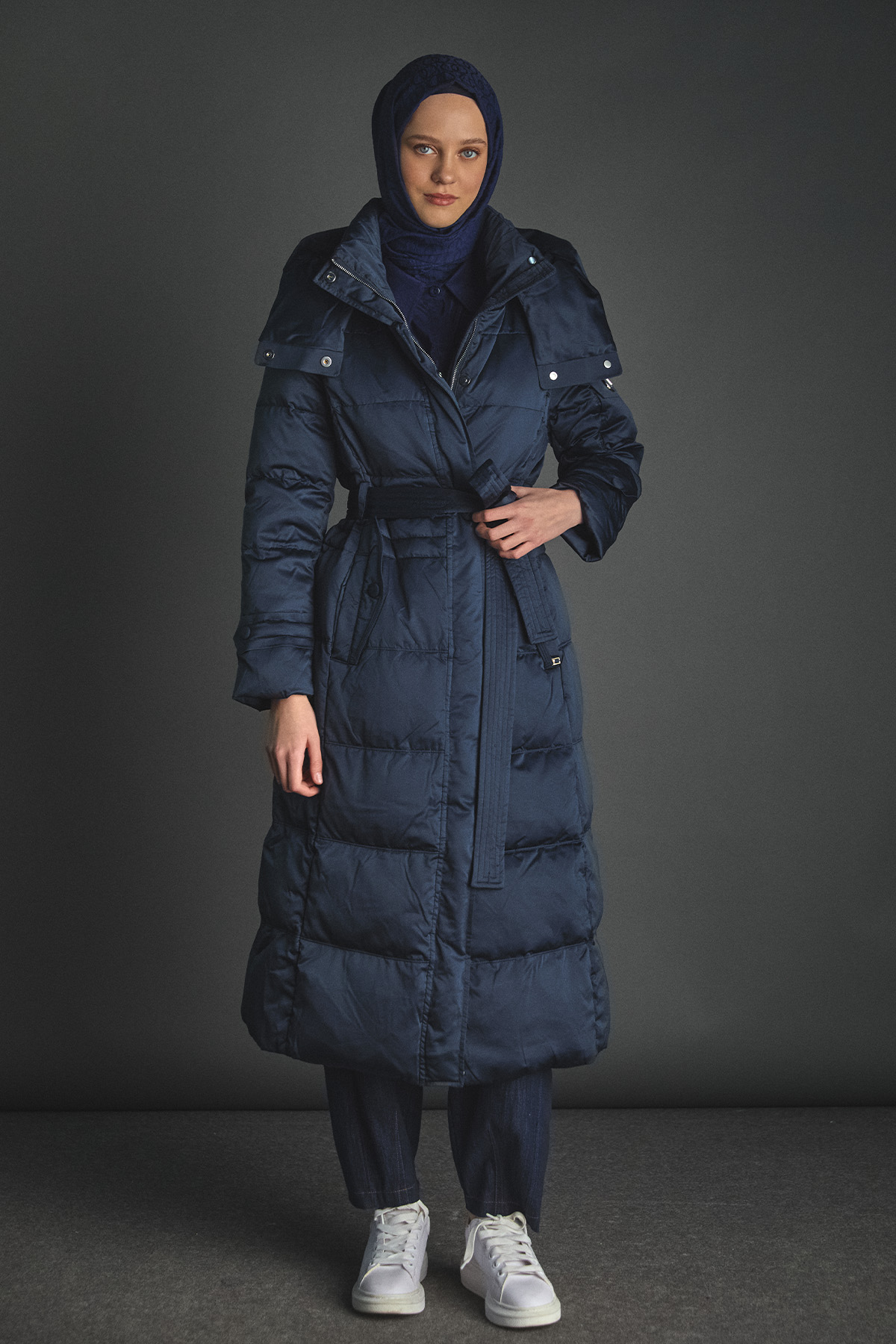 Kapüşonlu Kaz Tüyü Şişme Mont