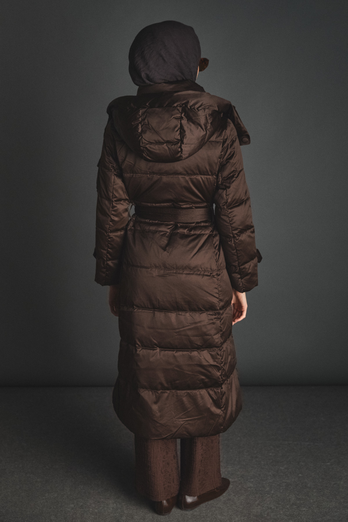 Kapüşonlu Kaz Tüyü Şişme Mont