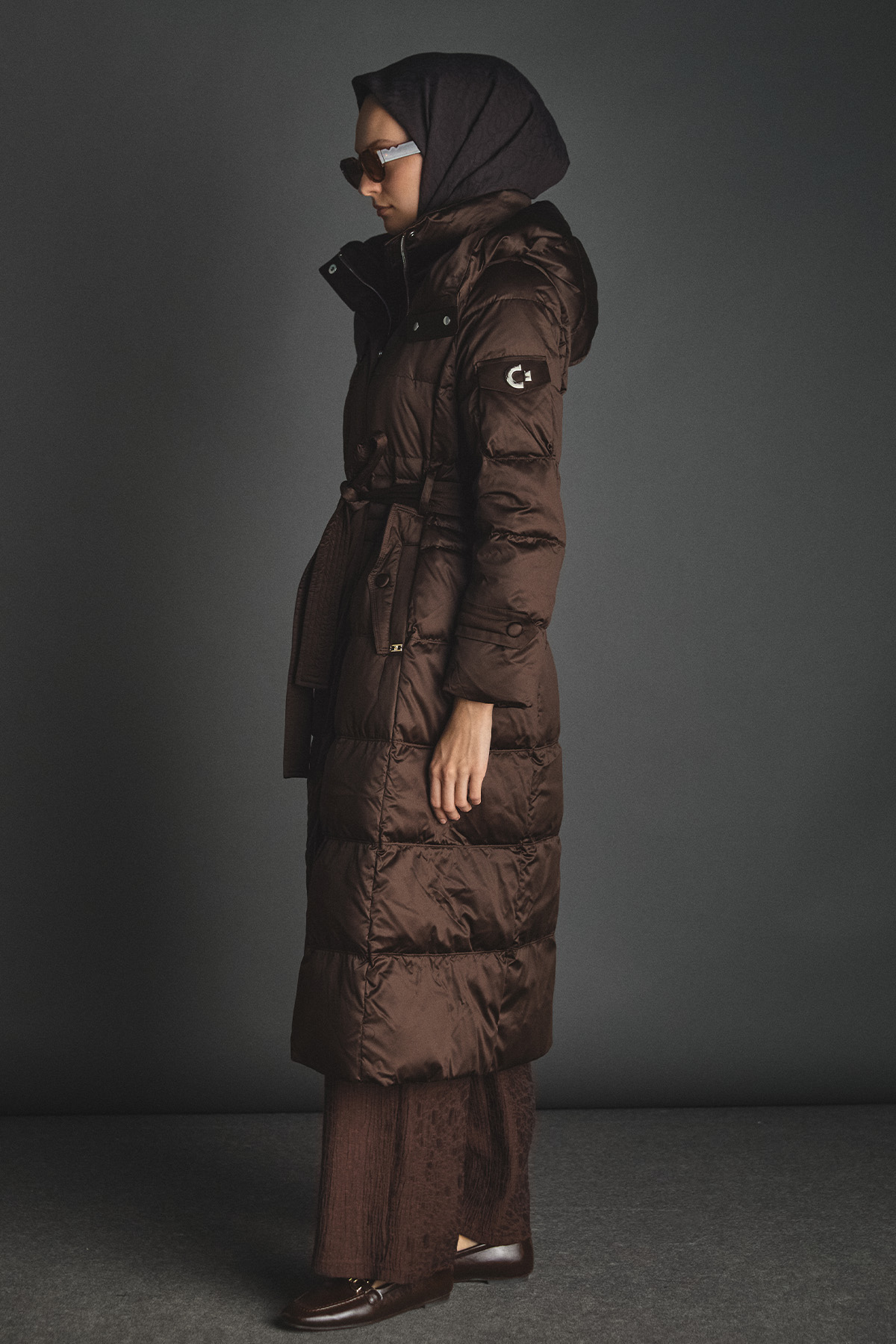 Kapüşonlu Kaz Tüyü Şişme Mont