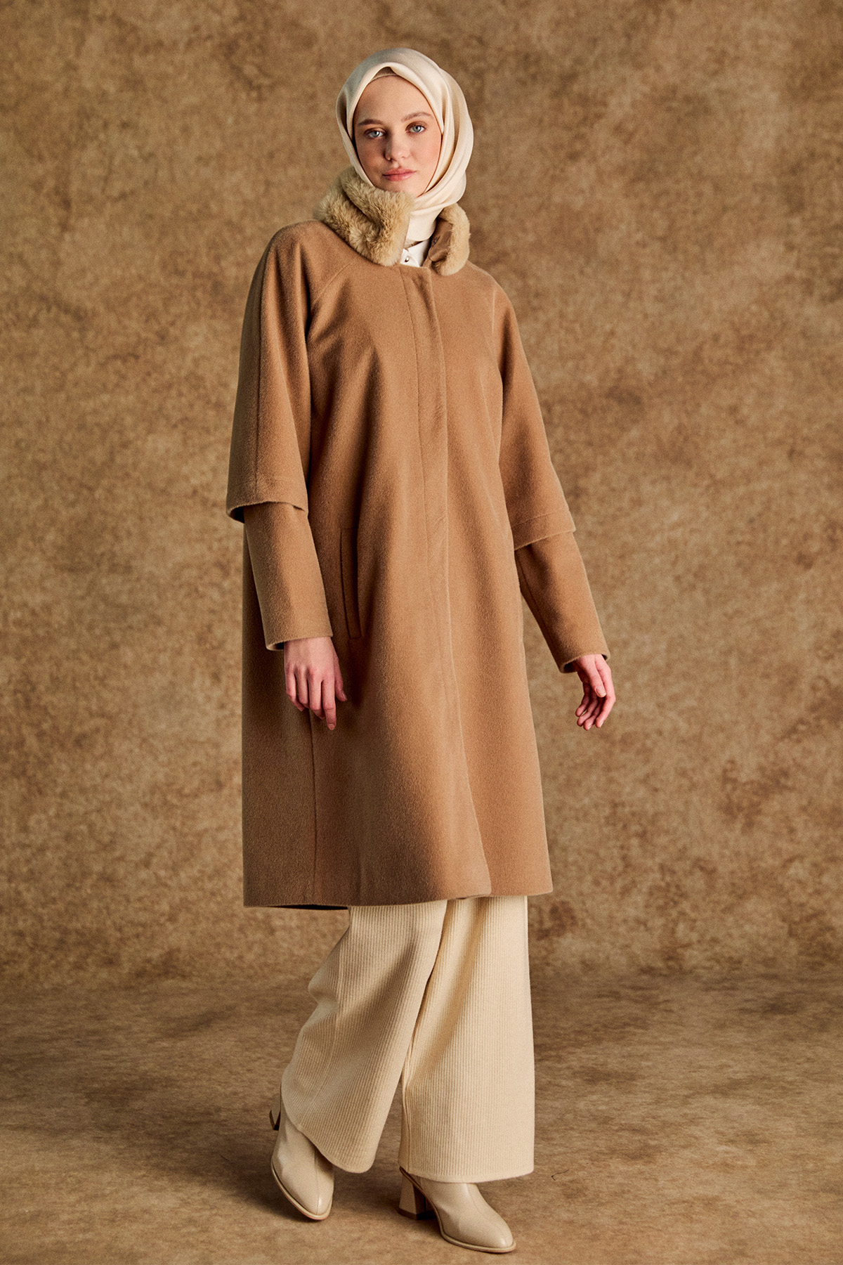 Seyyar Suni Kürklü Büyük Beden Kaban