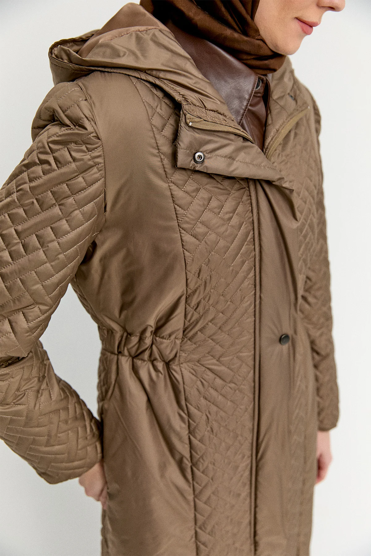 Kapüşonlu Kapitone Kaban, Tesettür Giyim