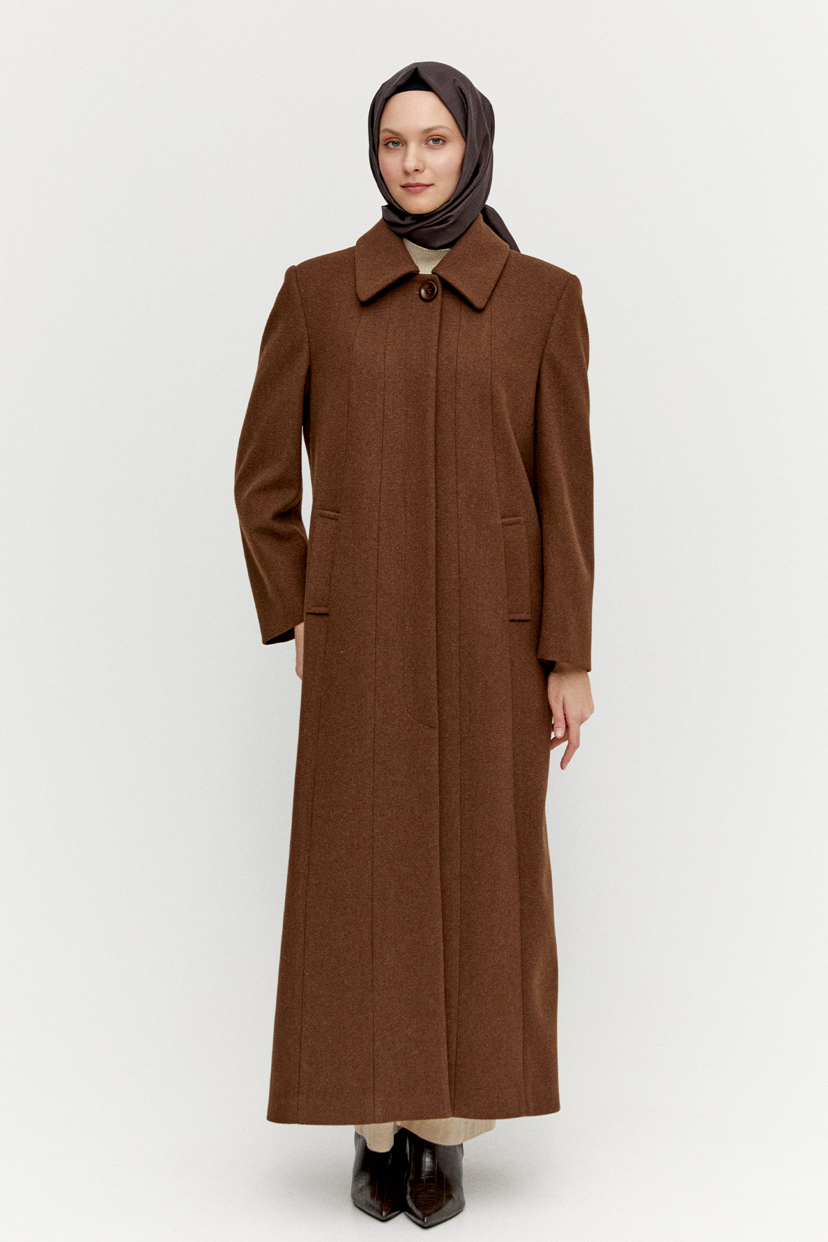 Büyük Beden Dikiş Detaylı Kaşe Manto