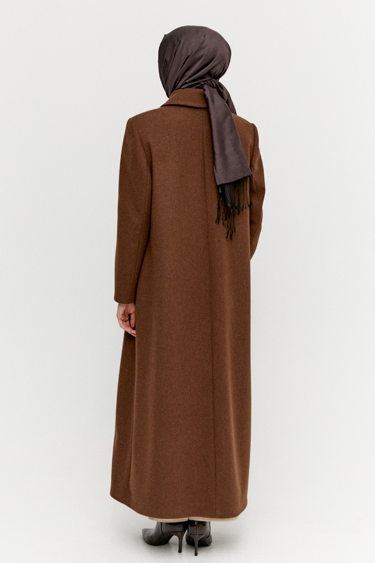 Büyük Beden Dikiş Detaylı Kaşe Manto