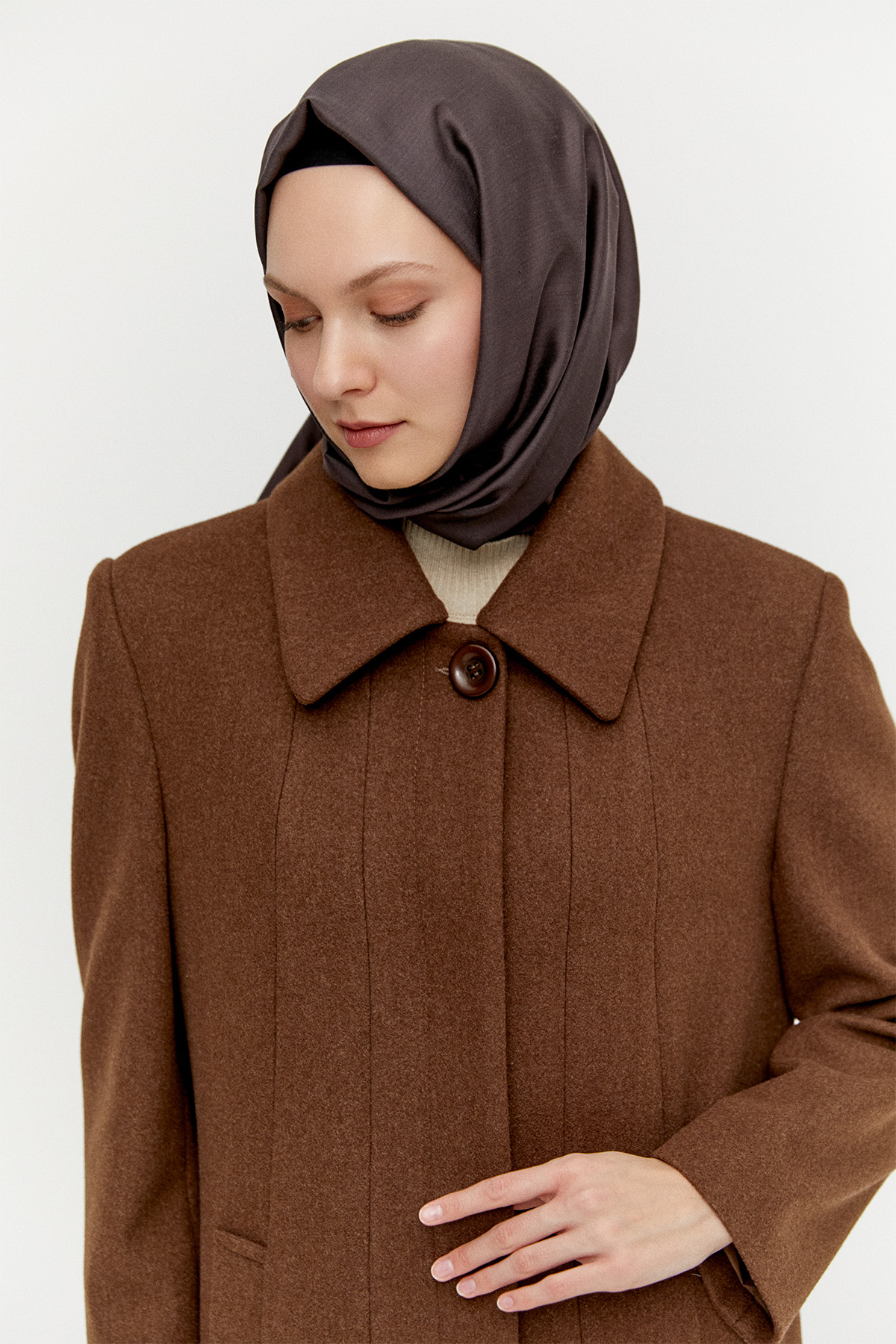 Büyük Beden Dikiş Detaylı Kaşe Manto