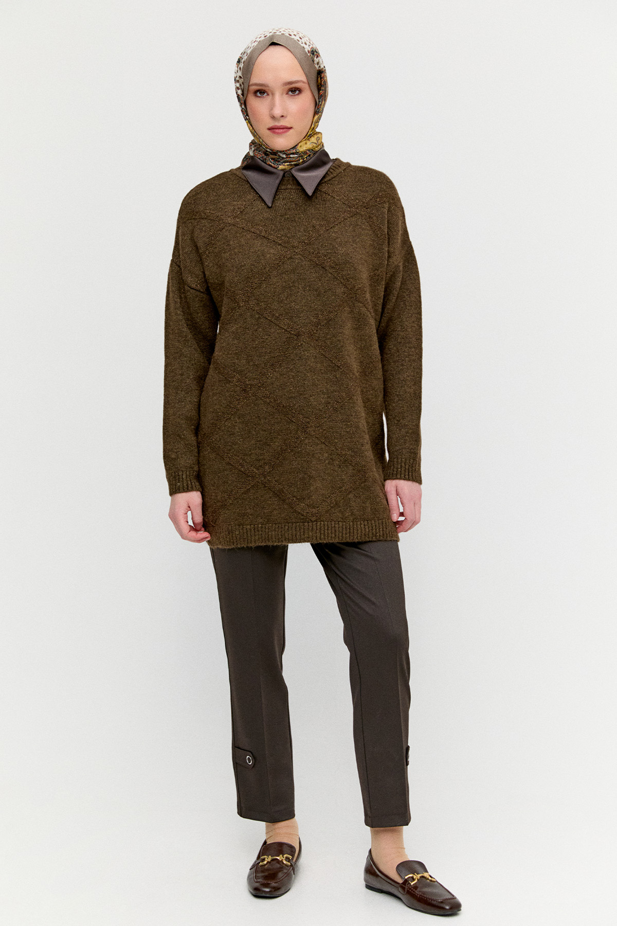 Kuşgözü Detaylı Dar Paça Pantolon, Tesettür Giyim