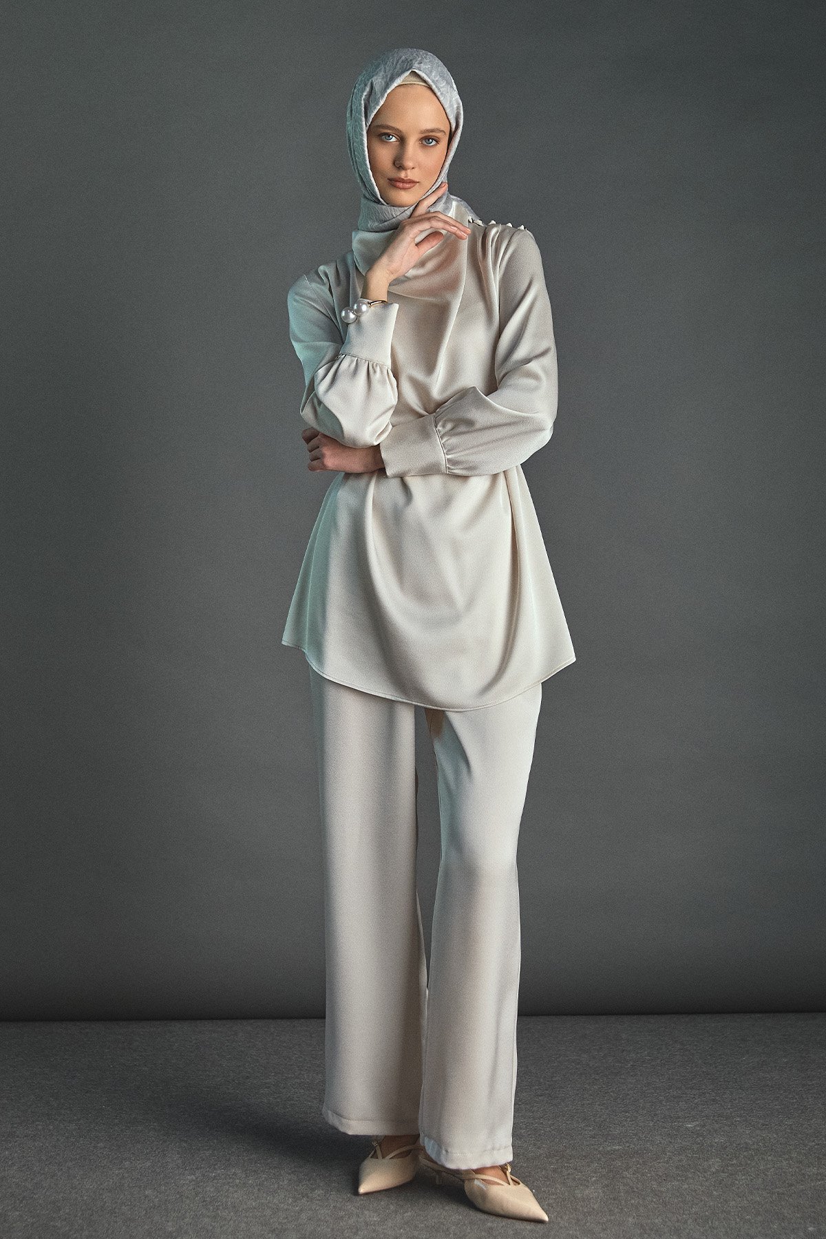 Metal Aksesuarlı İkili Saten Takım