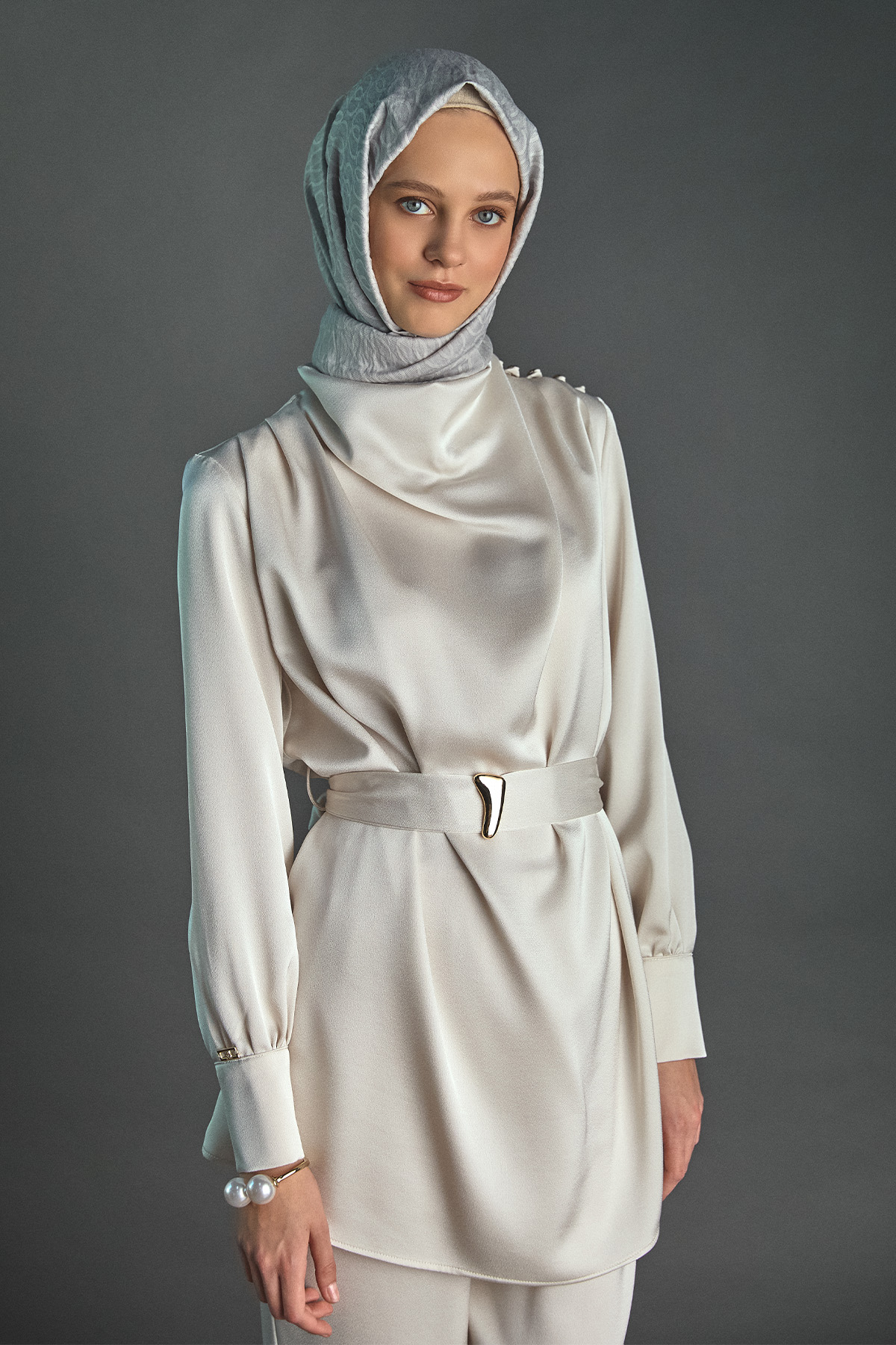 Metal Aksesuarlı İkili Saten Takım