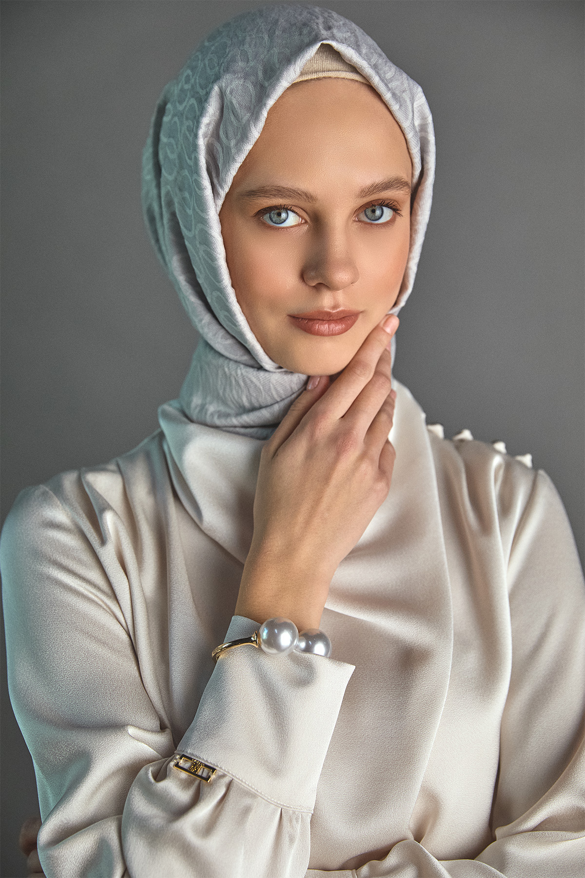 Metal Aksesuarlı İkili Saten Takım