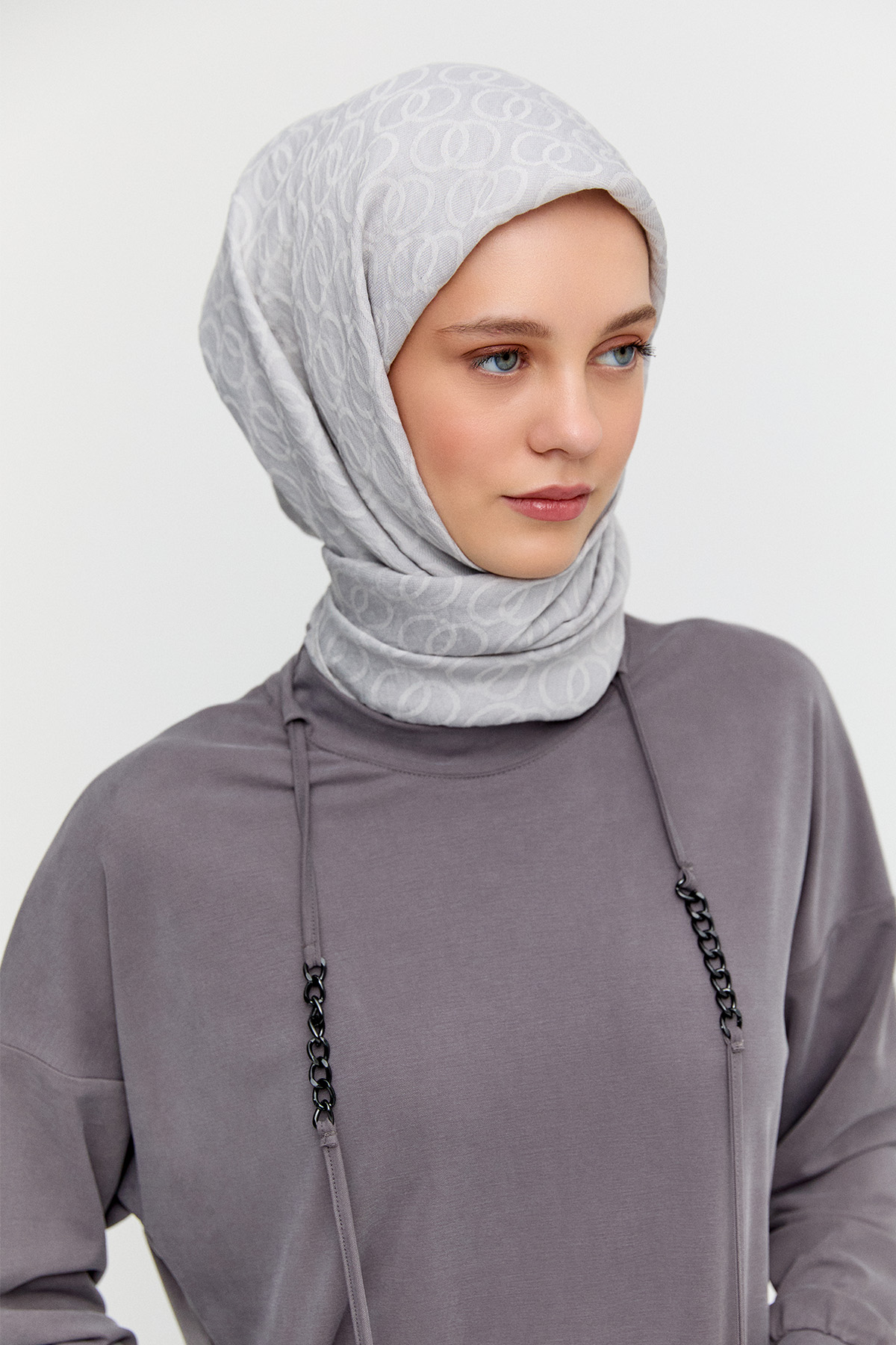 Zincir Detaylı Kuşgözlü İkili Takım