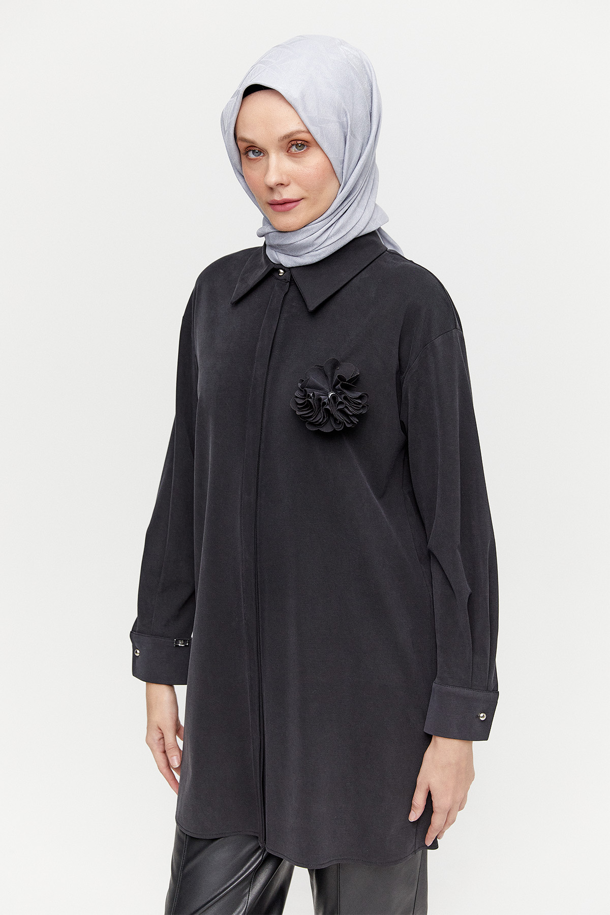 Broşlu Tunik
