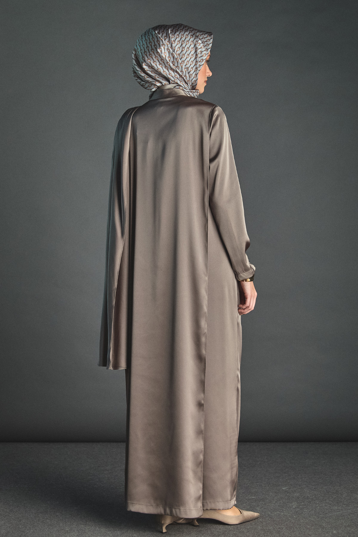 Pelerin Detaylı Toka Fularlı Tulum