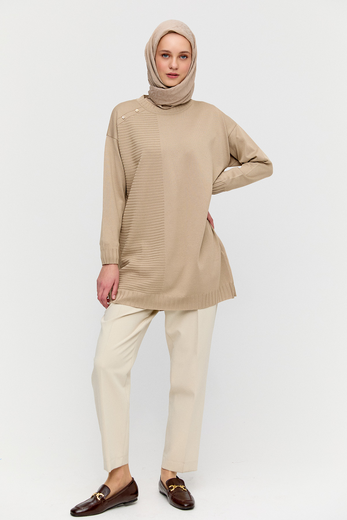 Süs Düğmeli Triko Tunik