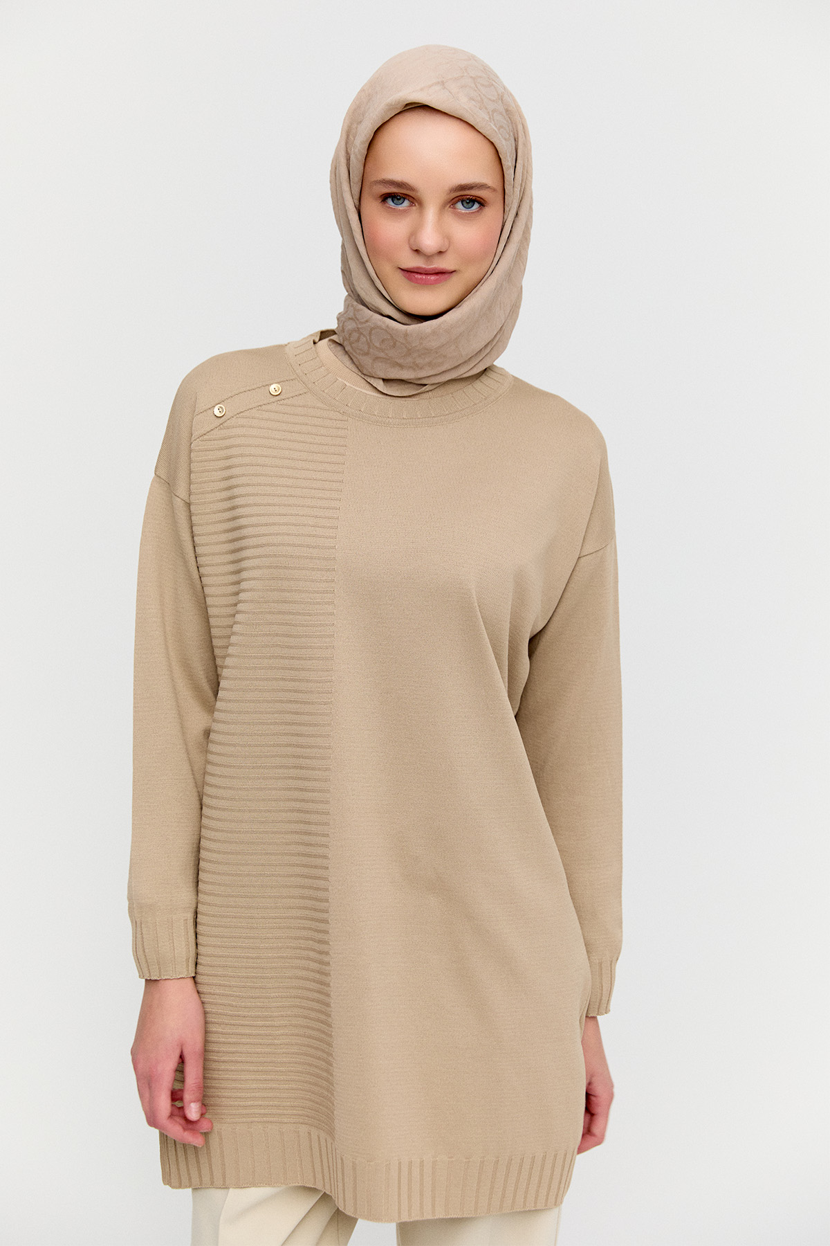 Süs Düğmeli Triko Tunik