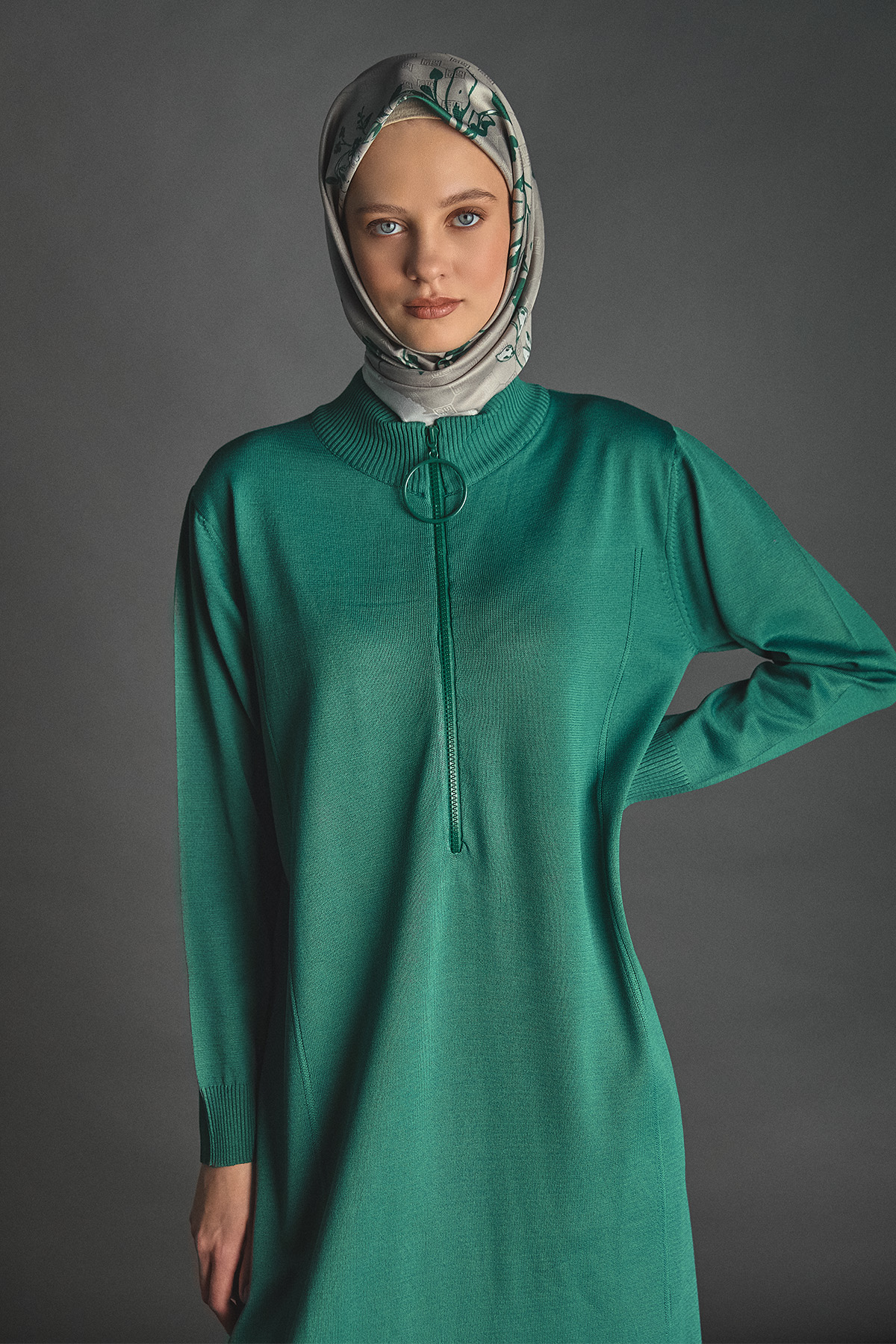 Yüksek Yakalı Uzun Triko Tunik