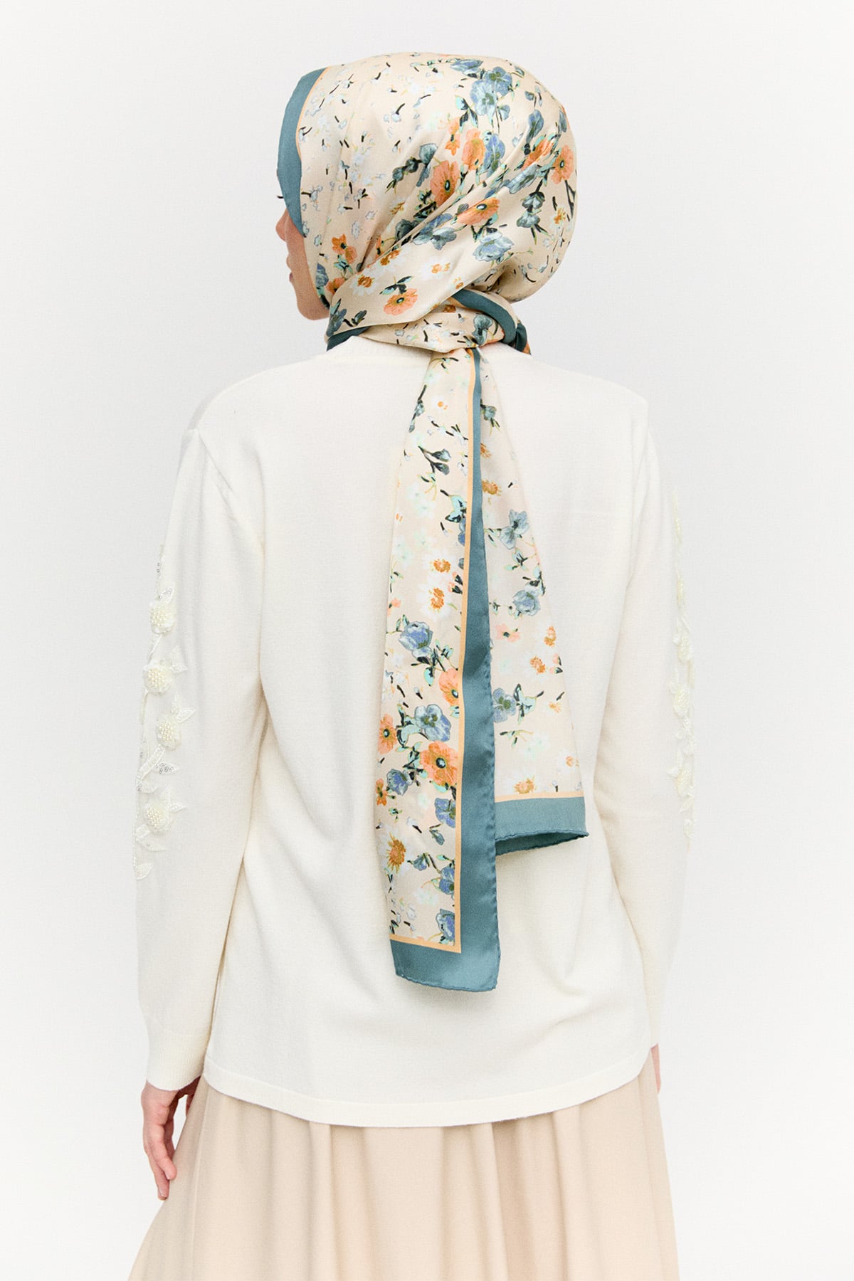 Çiçek Motifli Triko Tunik, Tesettür Giyim