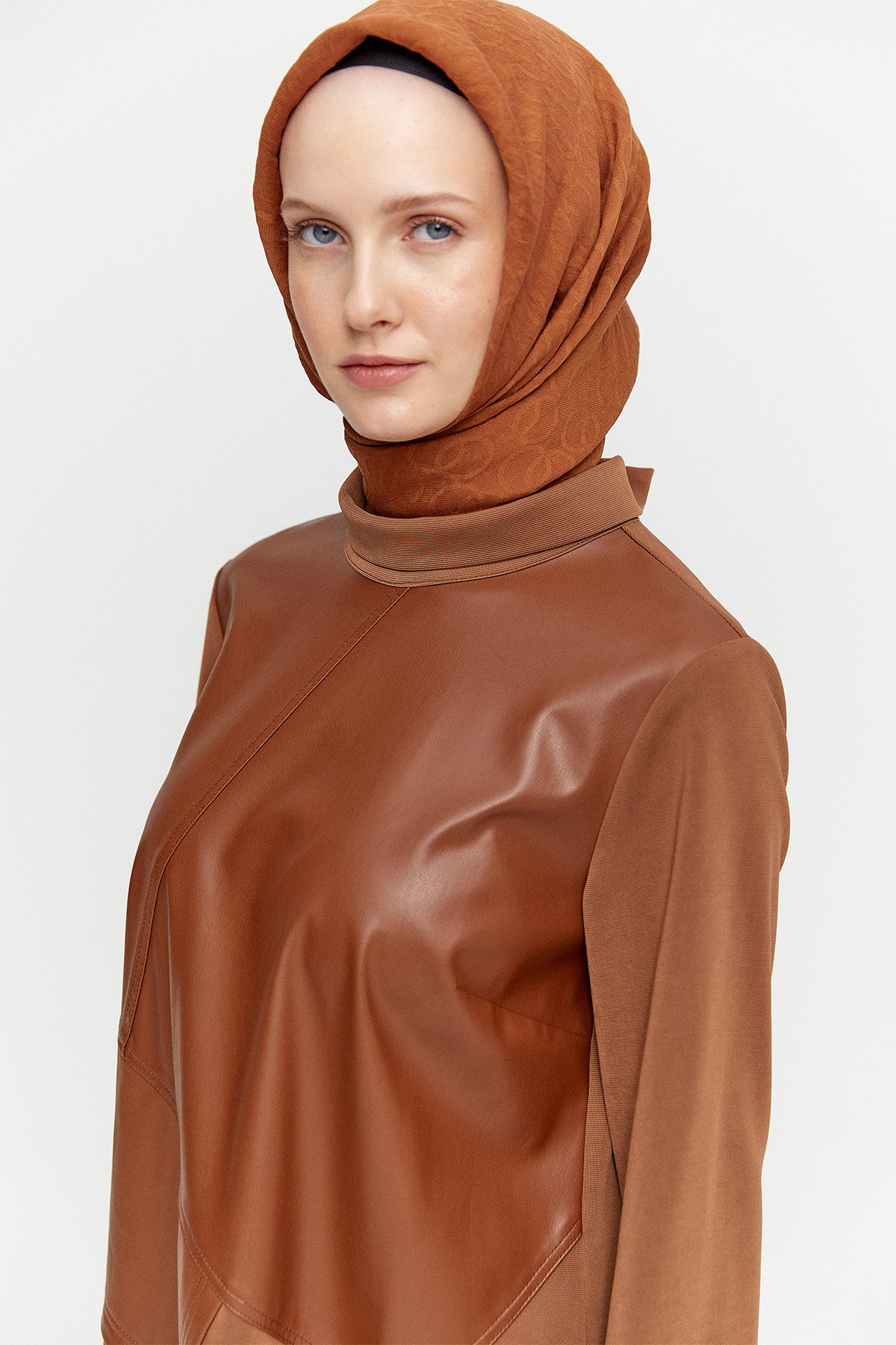 Asimetrik Suni Deri Kombinli Tunik