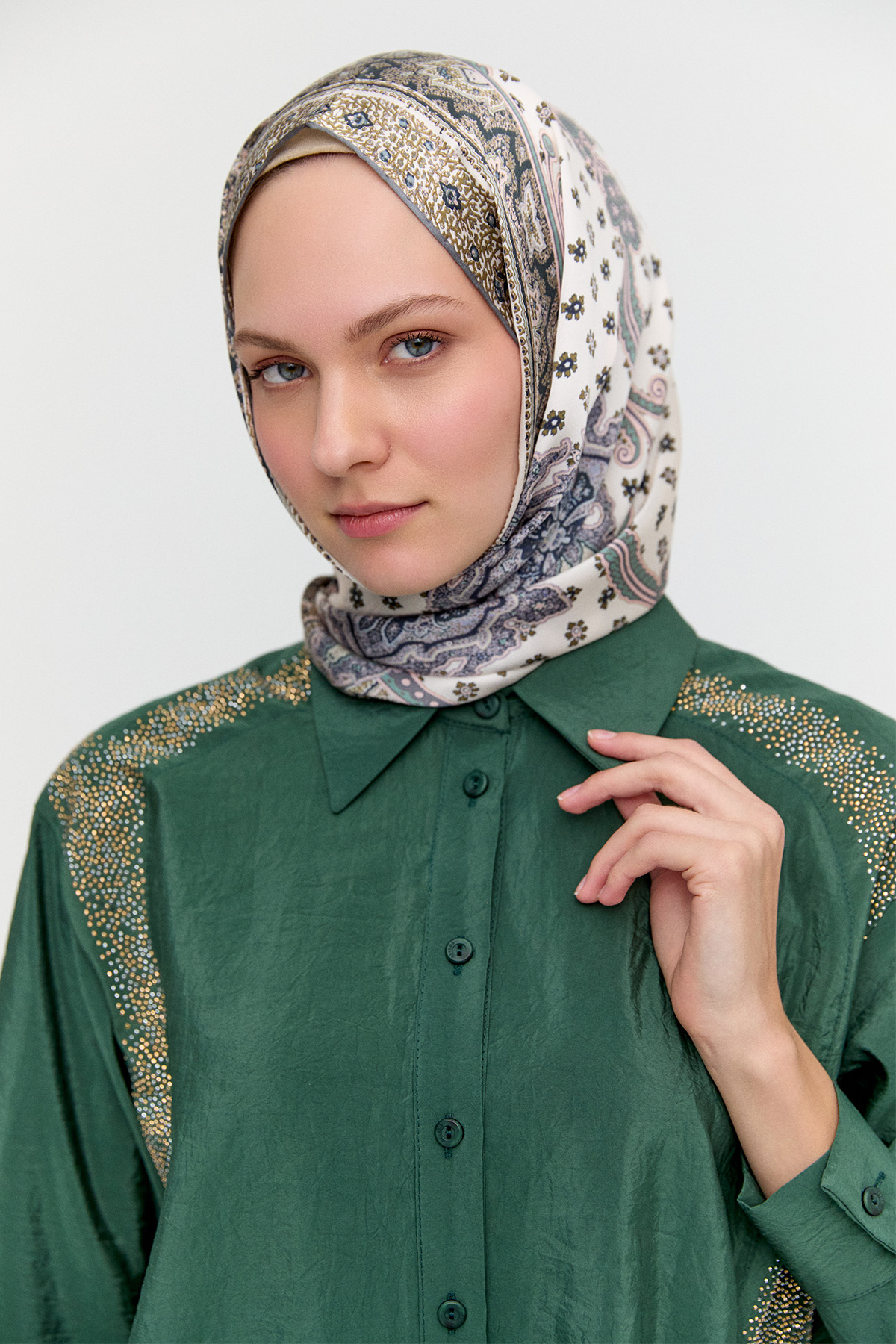 Jakarlı Taş Detaylı Tunik