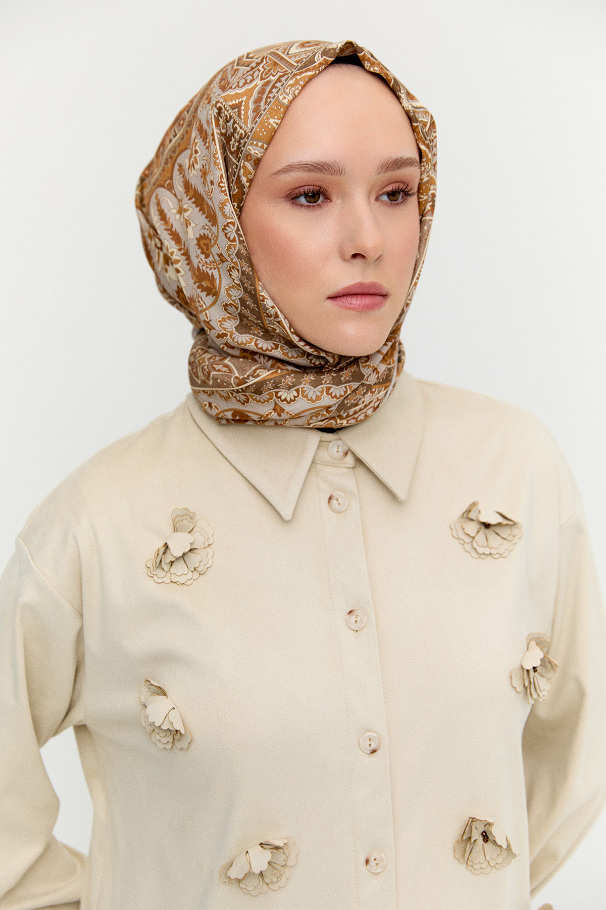 Çiçek Aplikeli Süet Dokulu Tunik, Tesettür Giyim