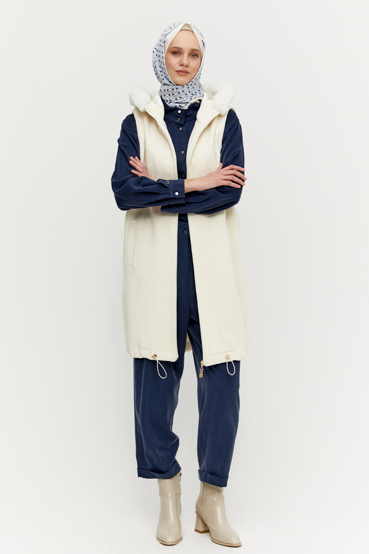 Şardonlu Kürk Kapüşonlu Dokulu Yelek